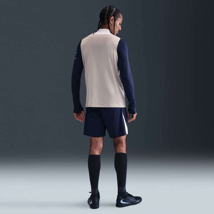 توتنهام هوتسبير سترايك image number 4 توتنهام هوتسبير سترايك image number 4