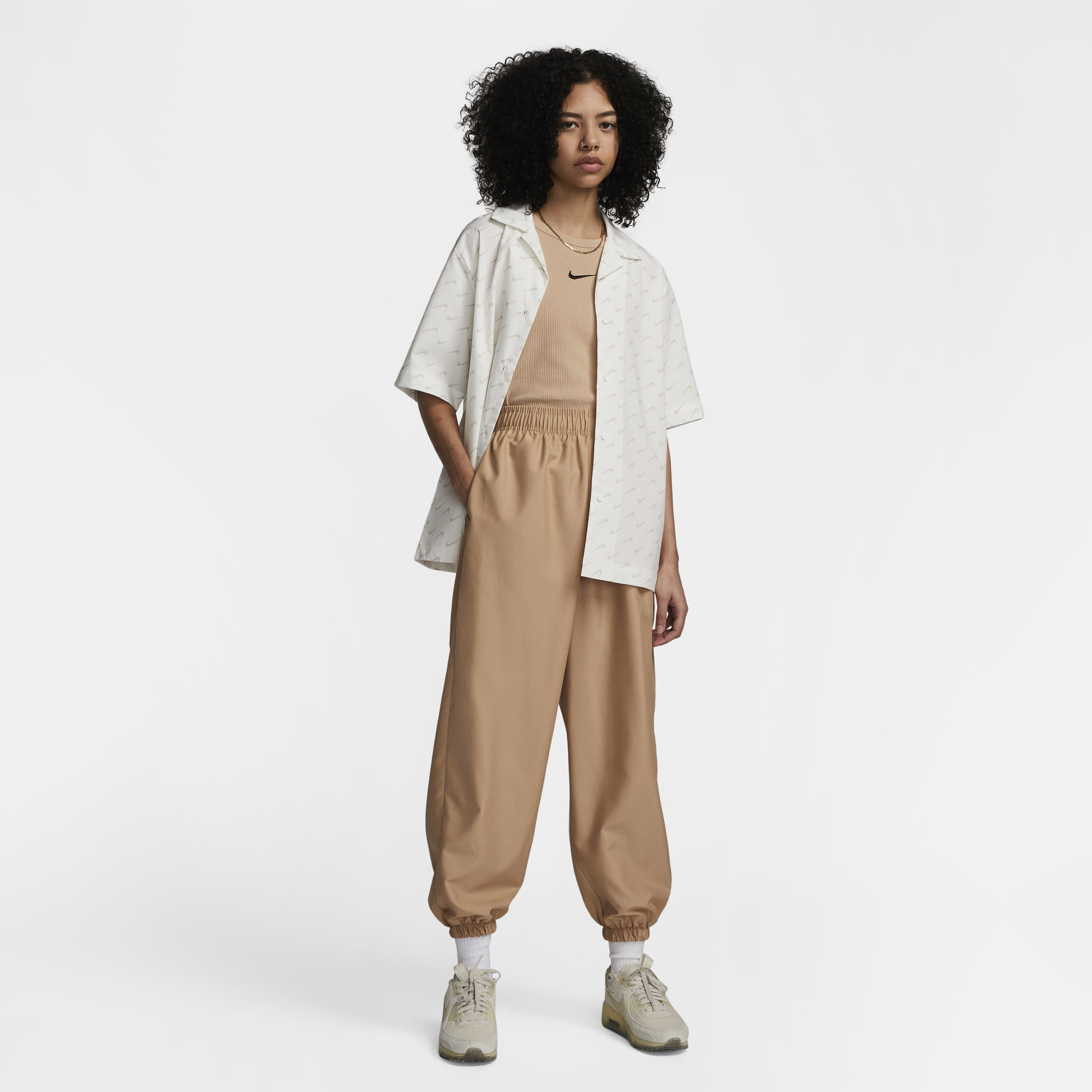 Nike Sportswear Everyday Modern image number 3