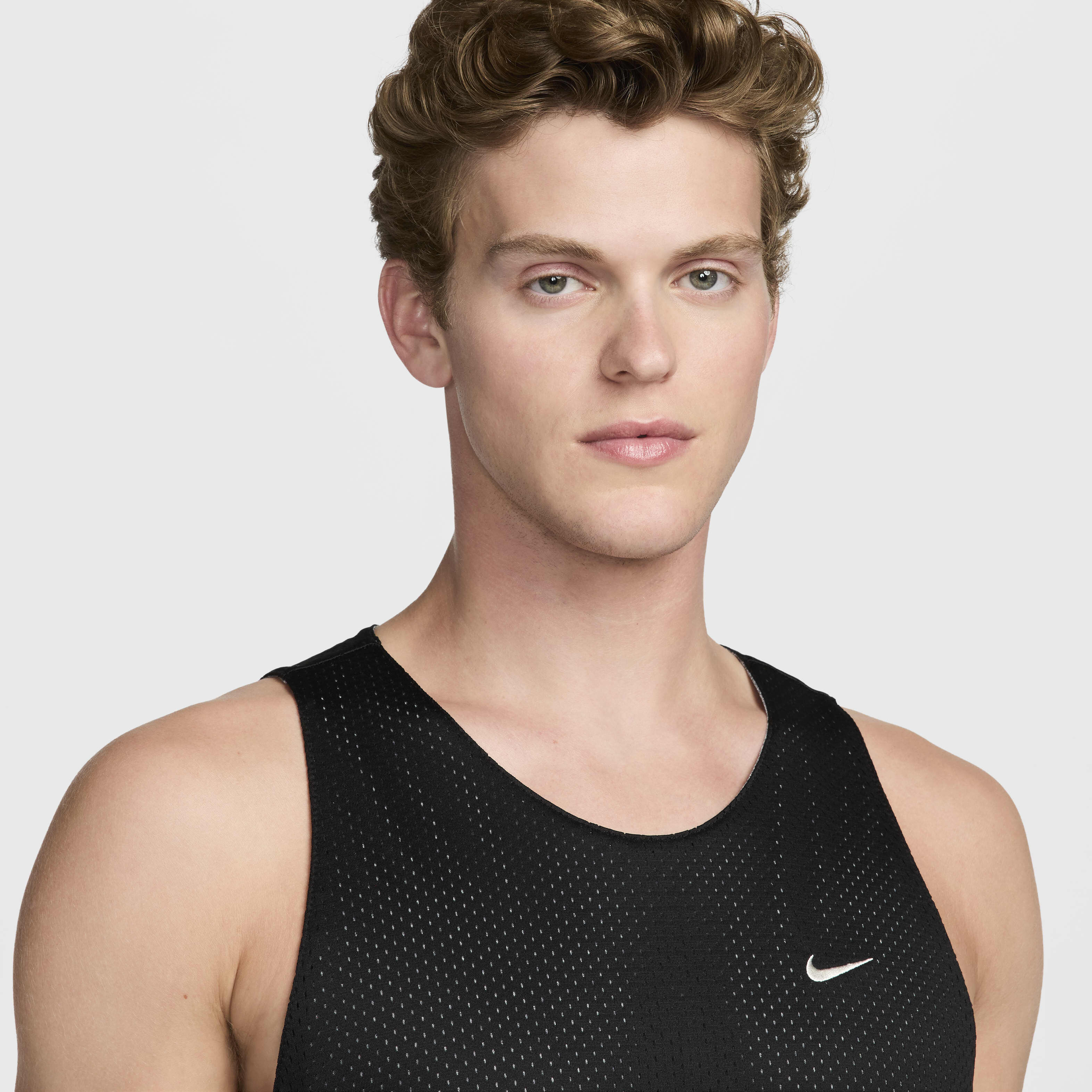 Nike Standard Issue image number 2