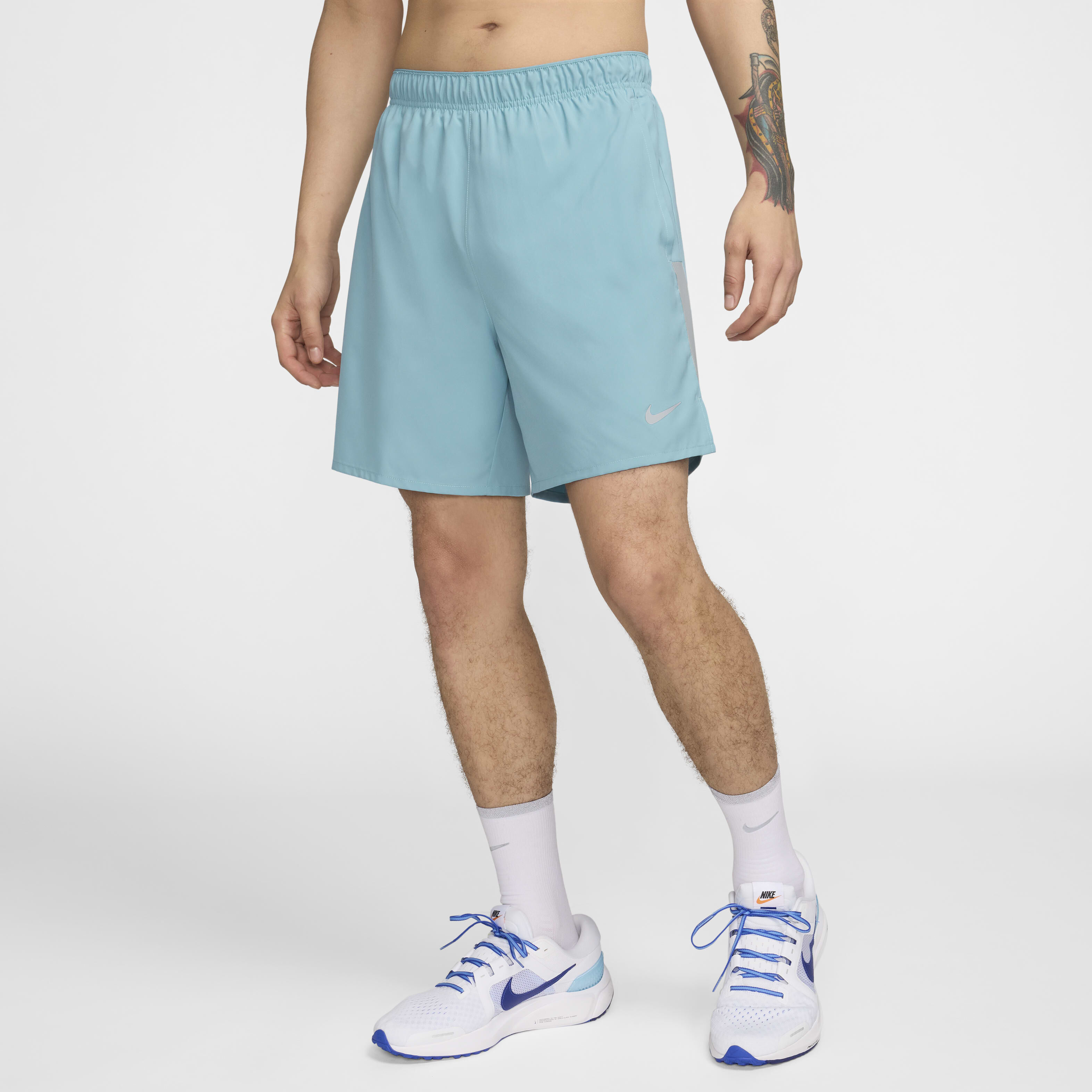 Nike challenger shorts 2 on sale