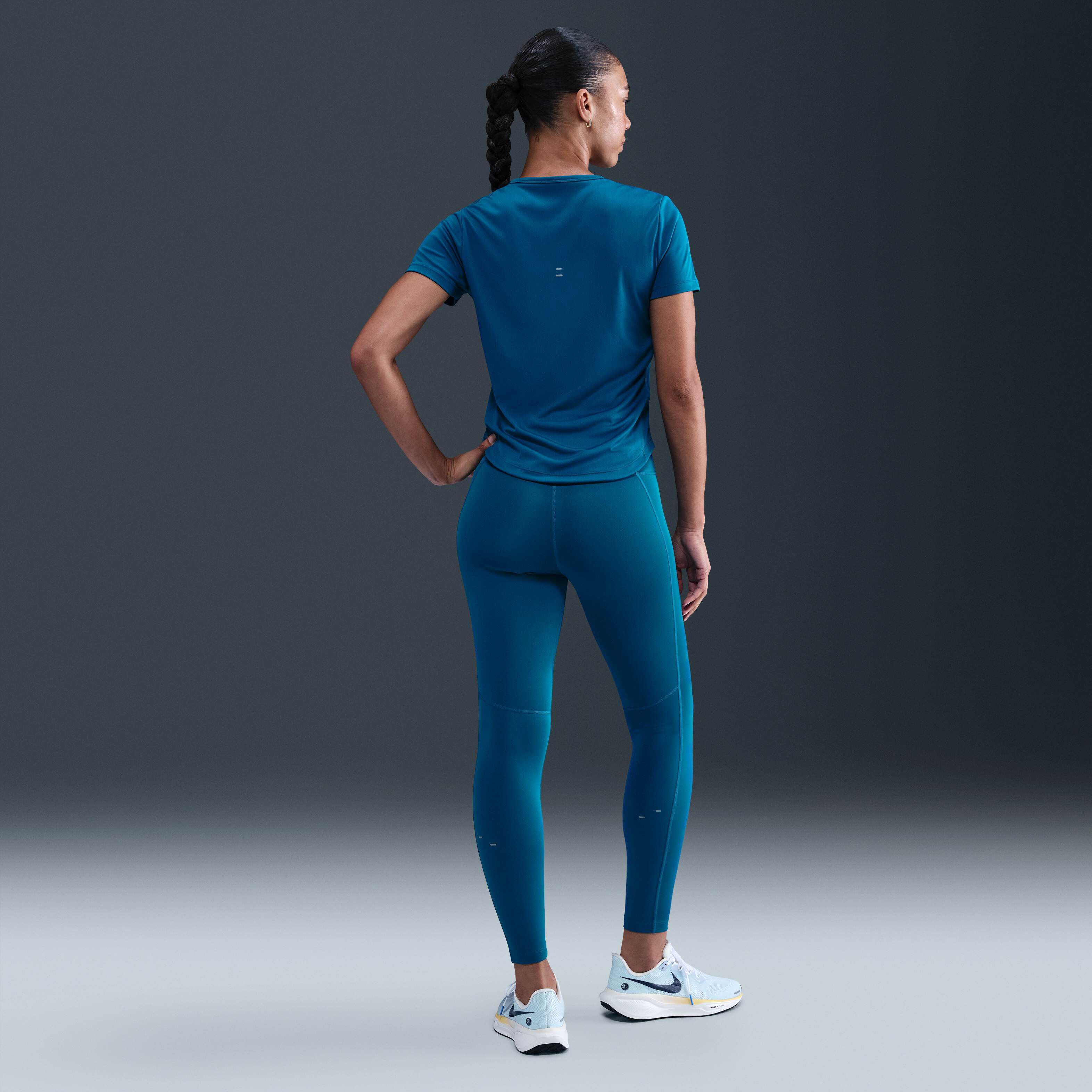 Nike Tempo Swoosh Run image number 3