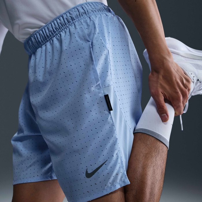 Nike Challenger Breathe image number 2 Nike Challenger Breathe image number 2