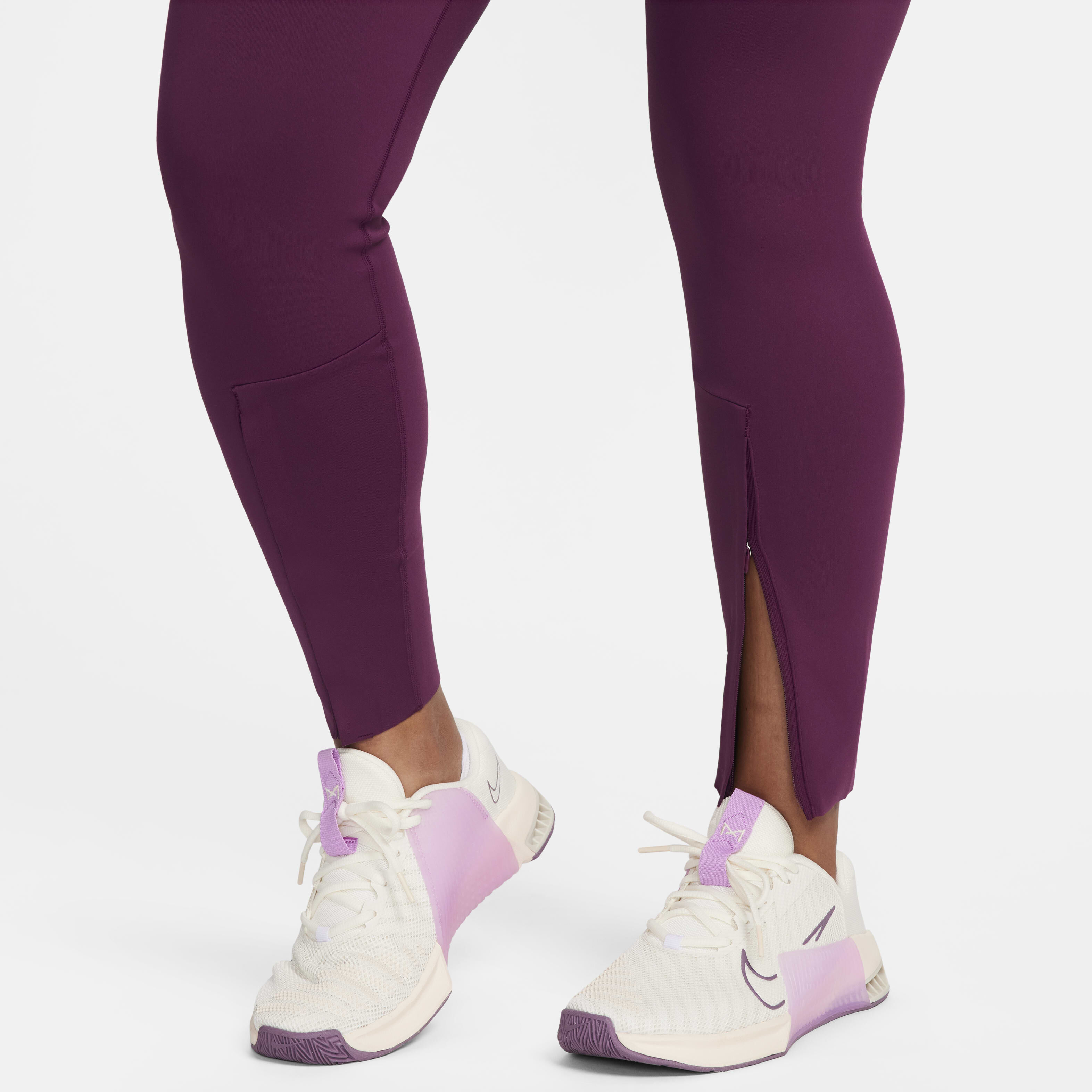 نايكي يونيفيرسا image number 6