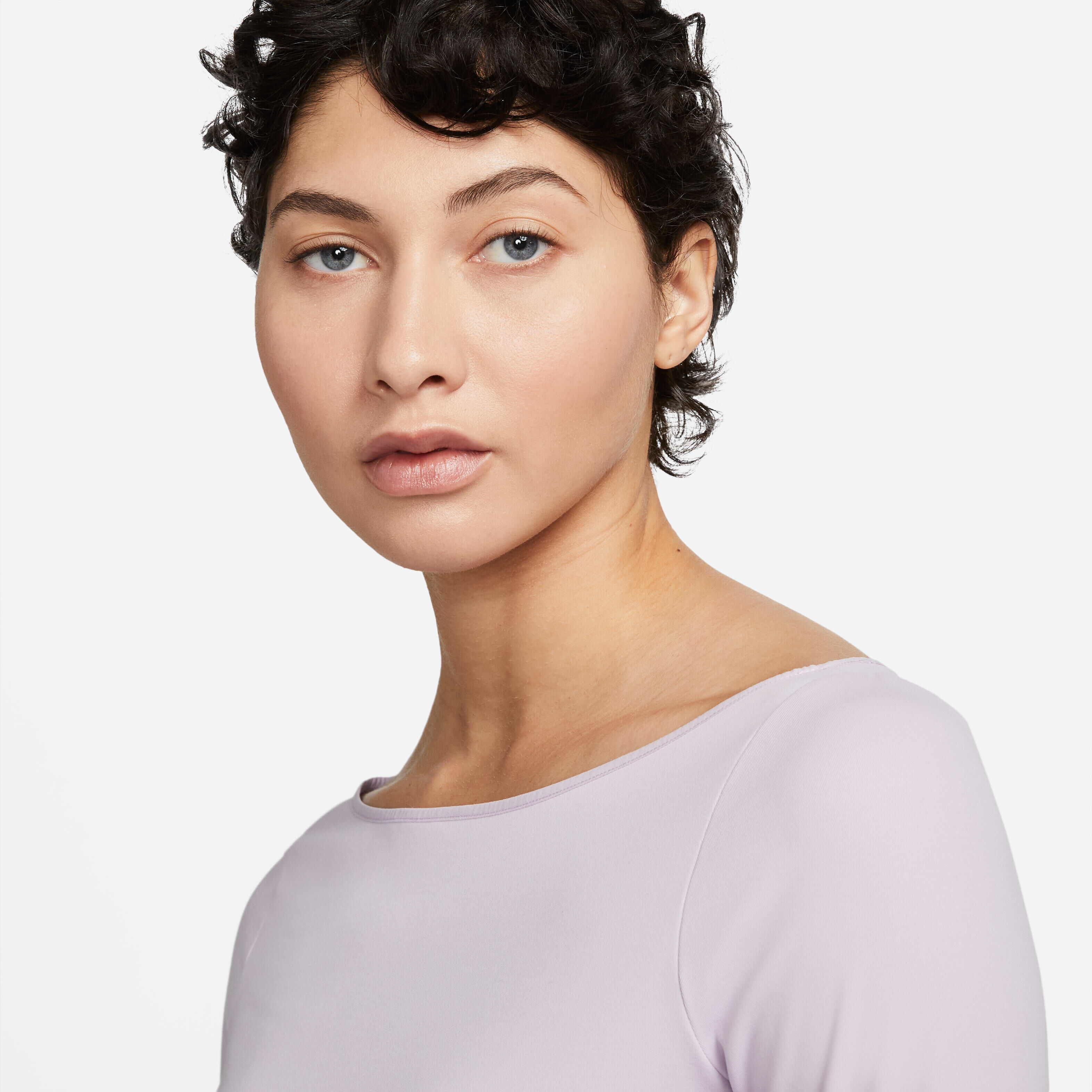 نايكي يوغا لوكس image number 2