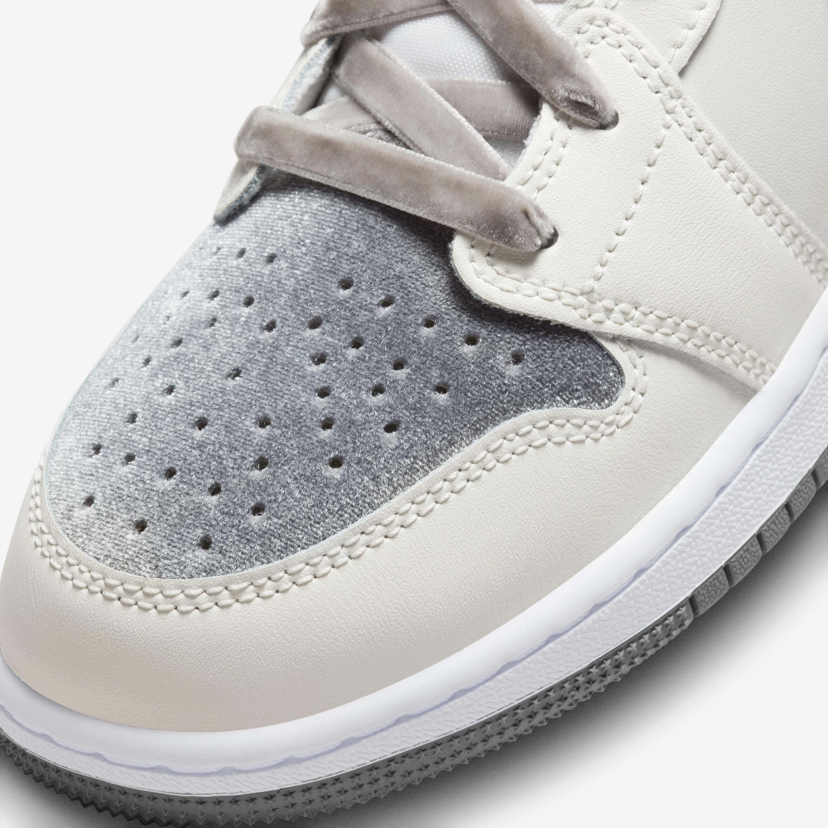 اير جوردن 1 ميد SE image number 6