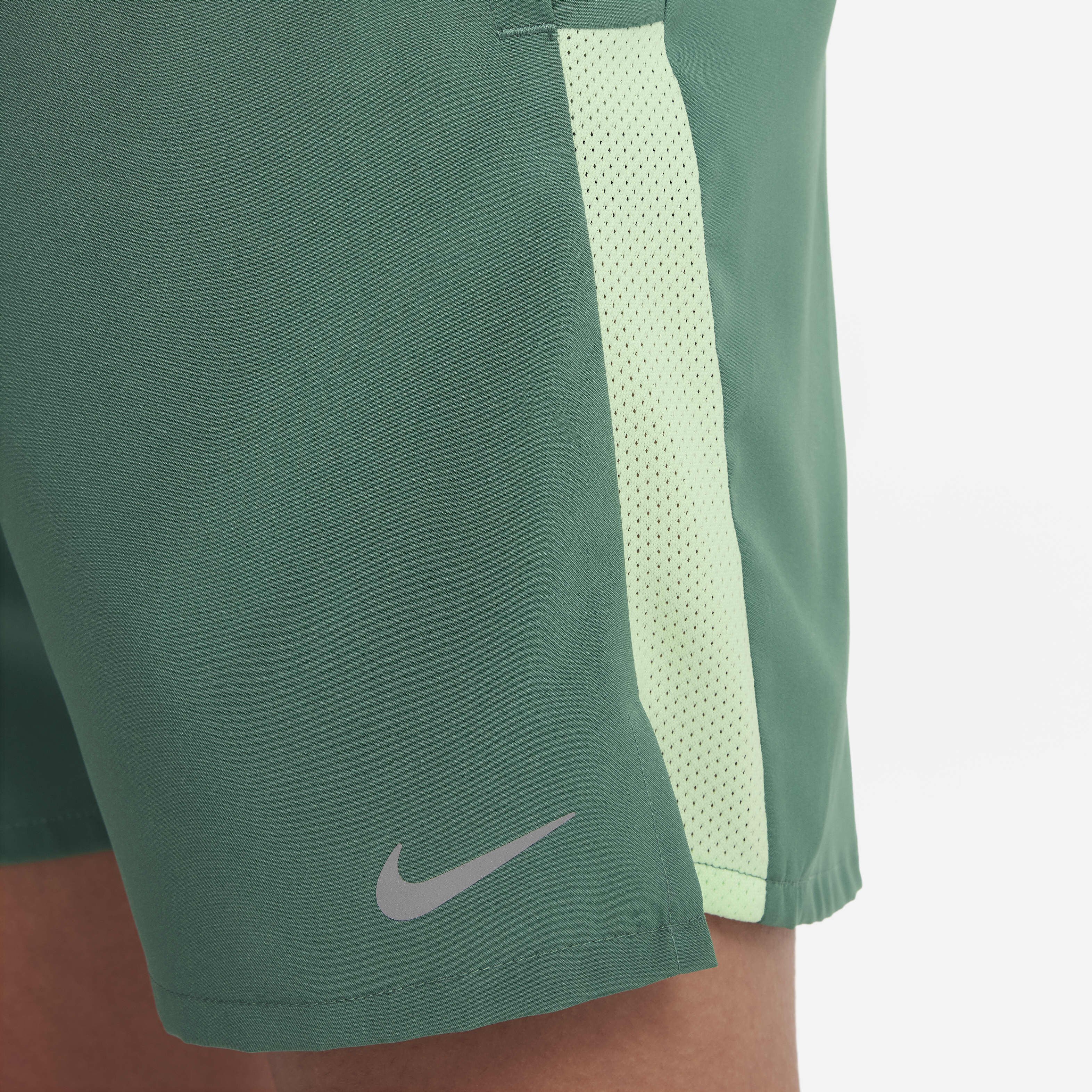 Nike Dri-FIT Challenger image number 5