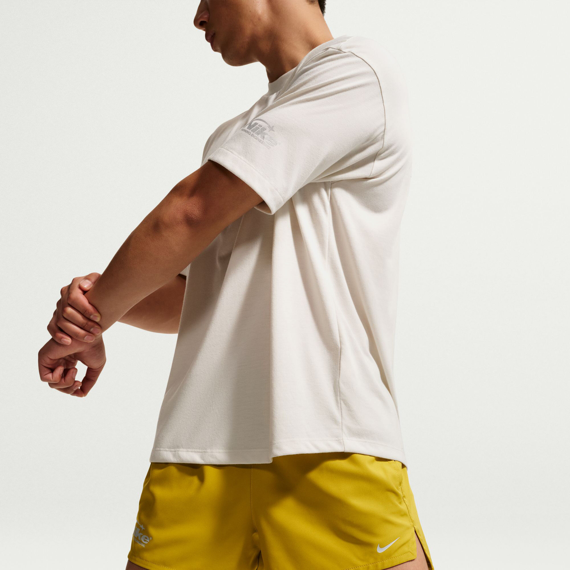 Nike image number 2