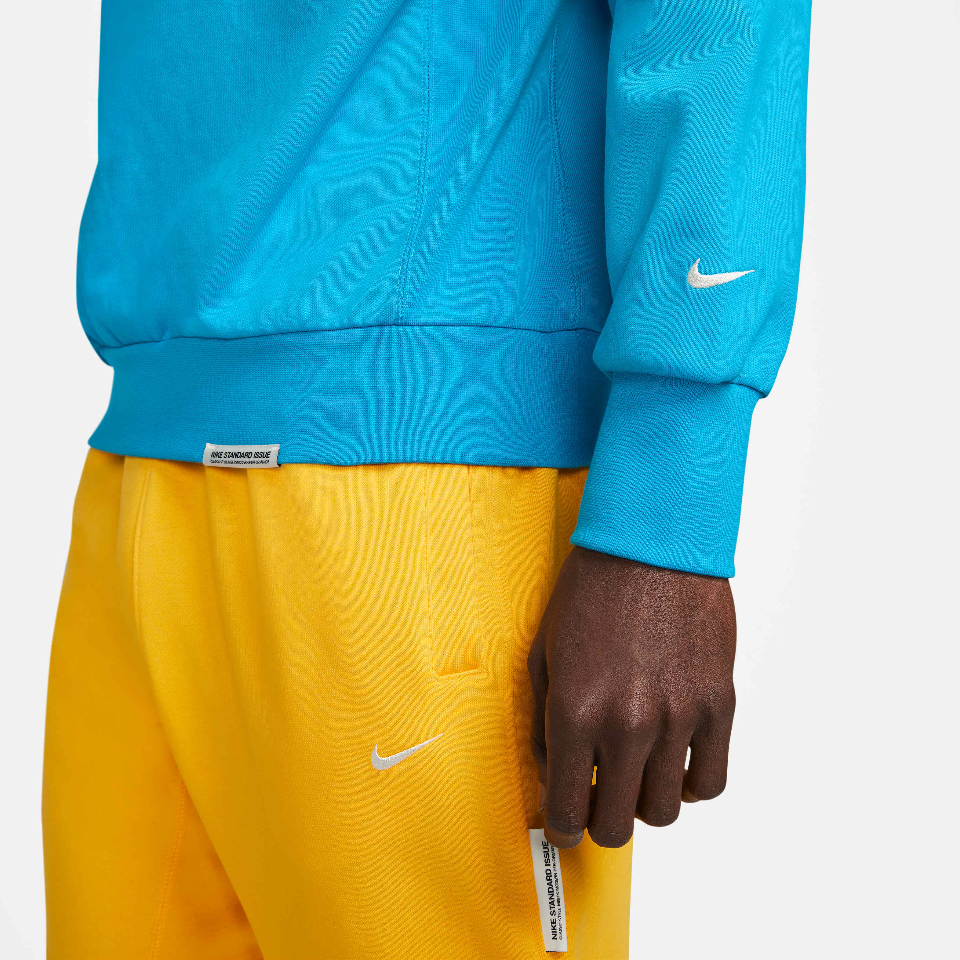 Nike Standard Issue image number 3