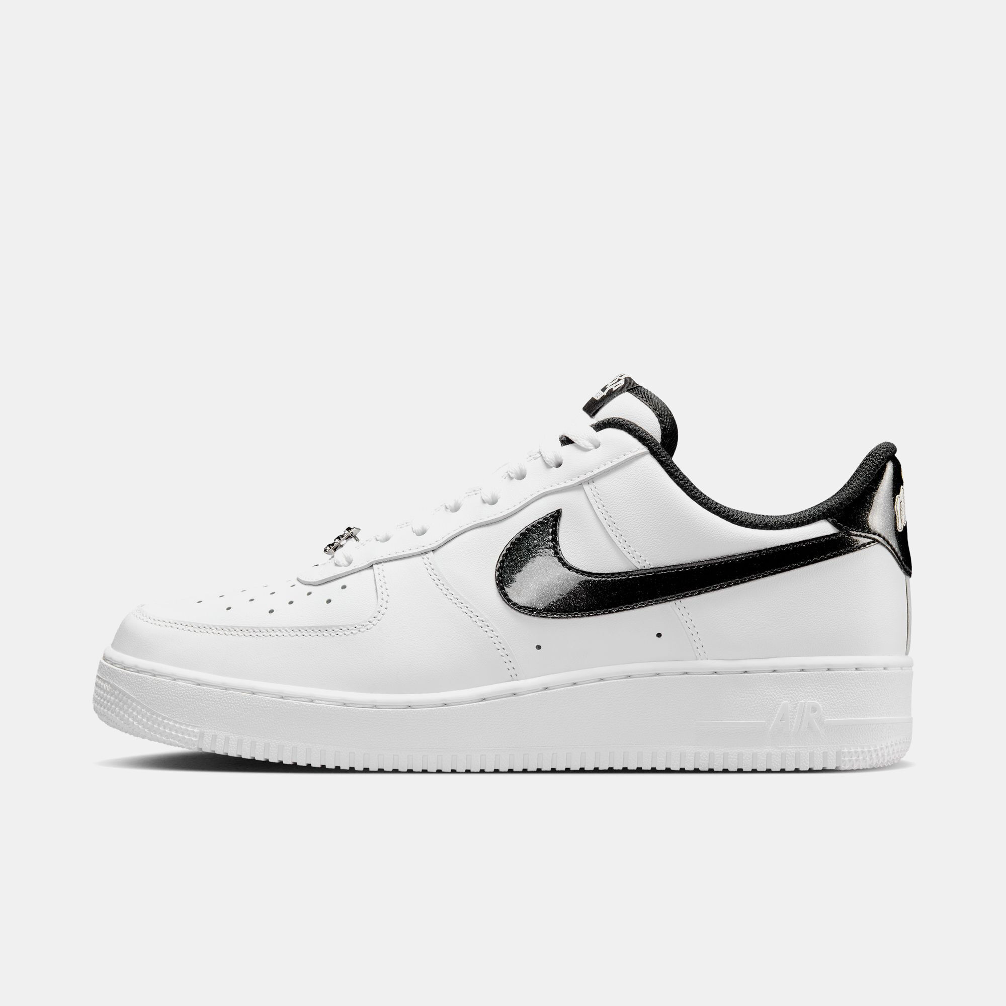 Nike Air Force 1 '07 LV8 image number 4