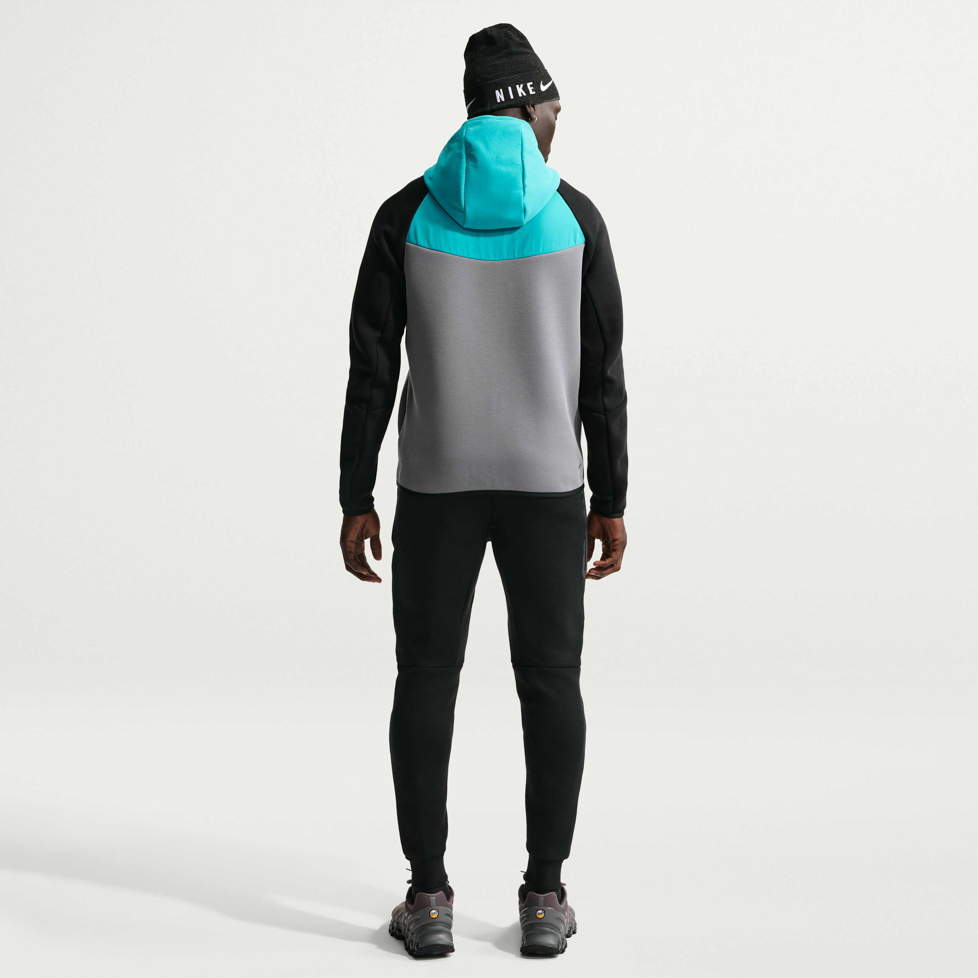 نايكي تك image number 4