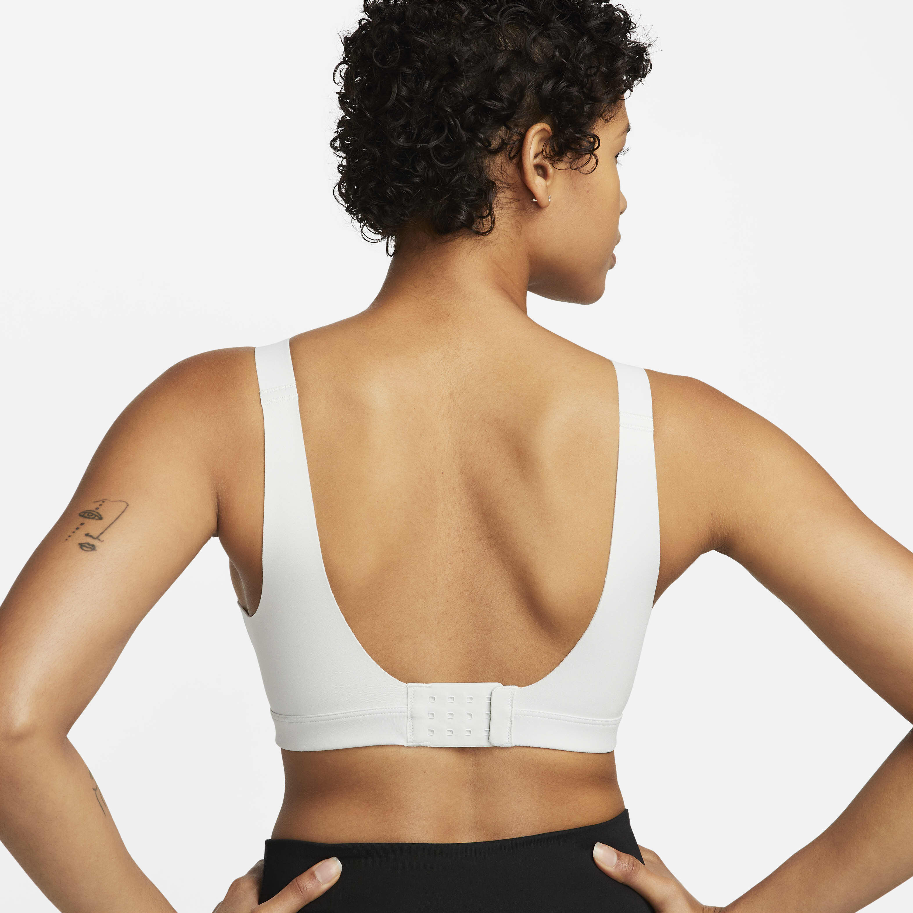 نايكي ألفا image number 1