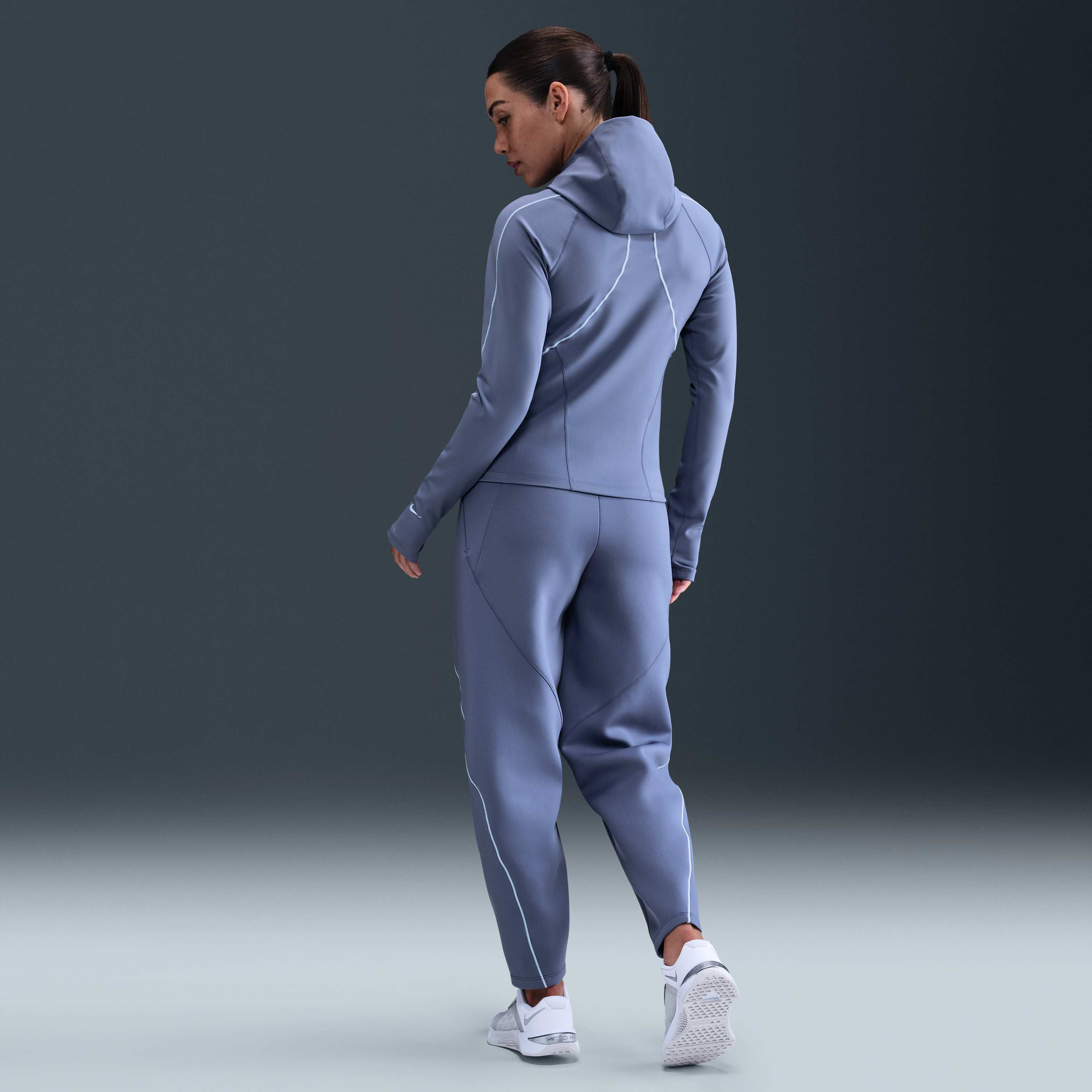 نايكي يونيفيرسا image number 4