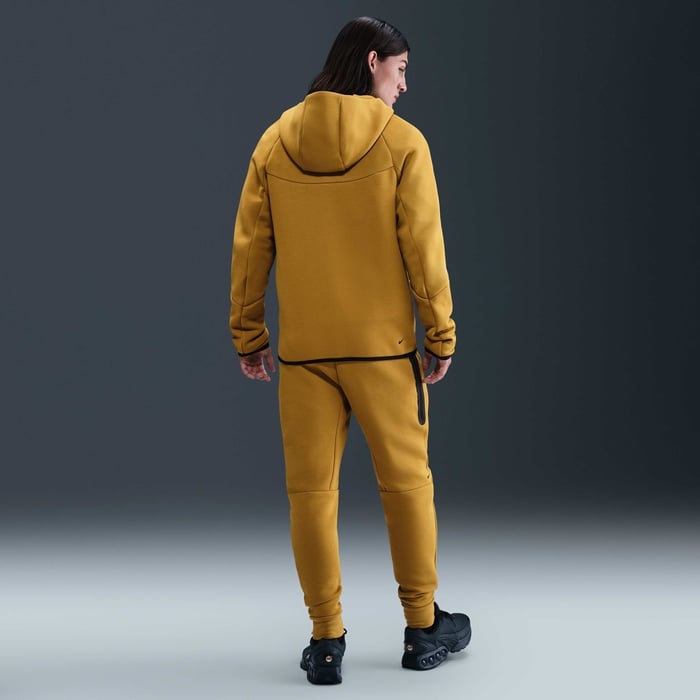 Nike Tech image number 4 Nike Tech image number 4