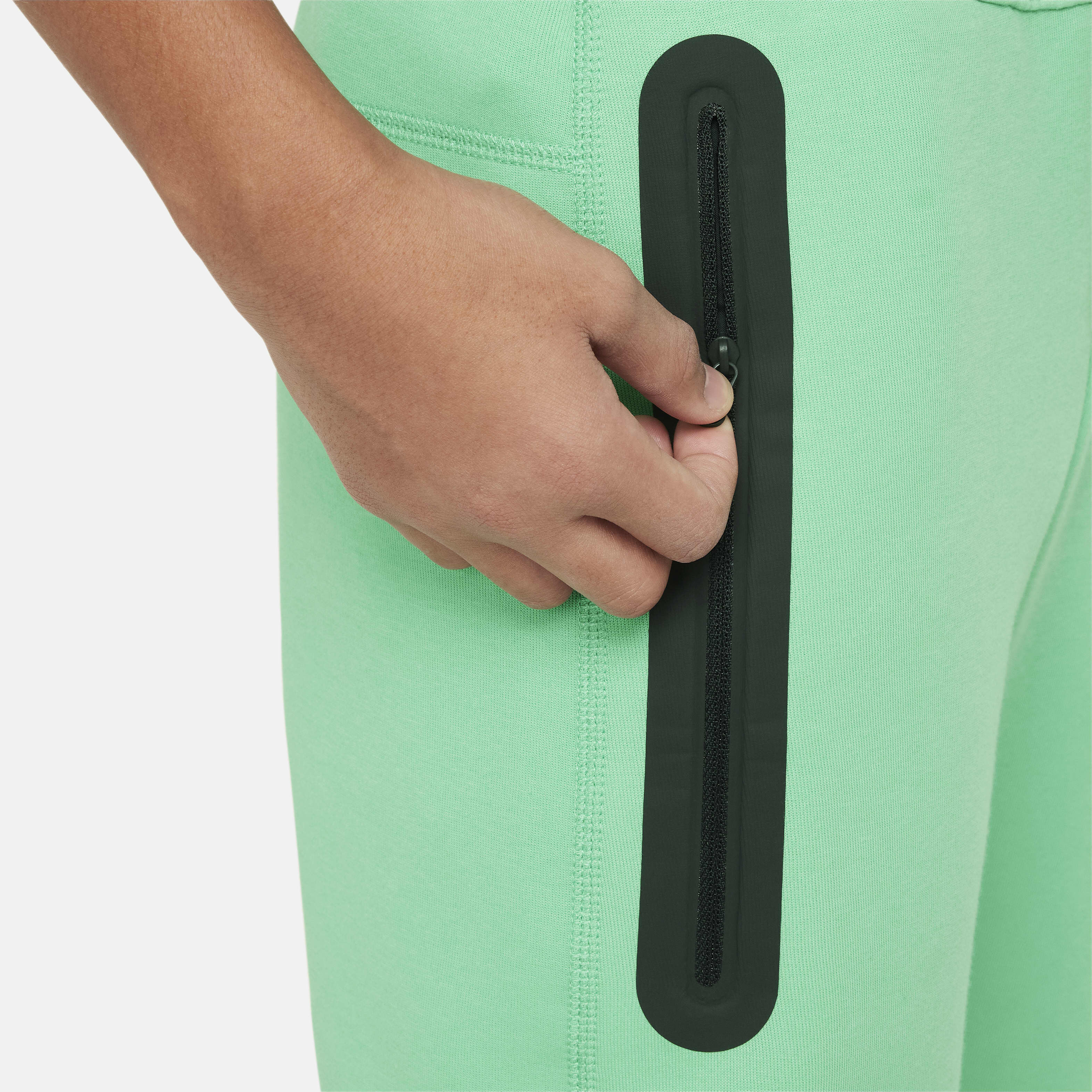 Nike Sportswear Tech Fleece image number 3