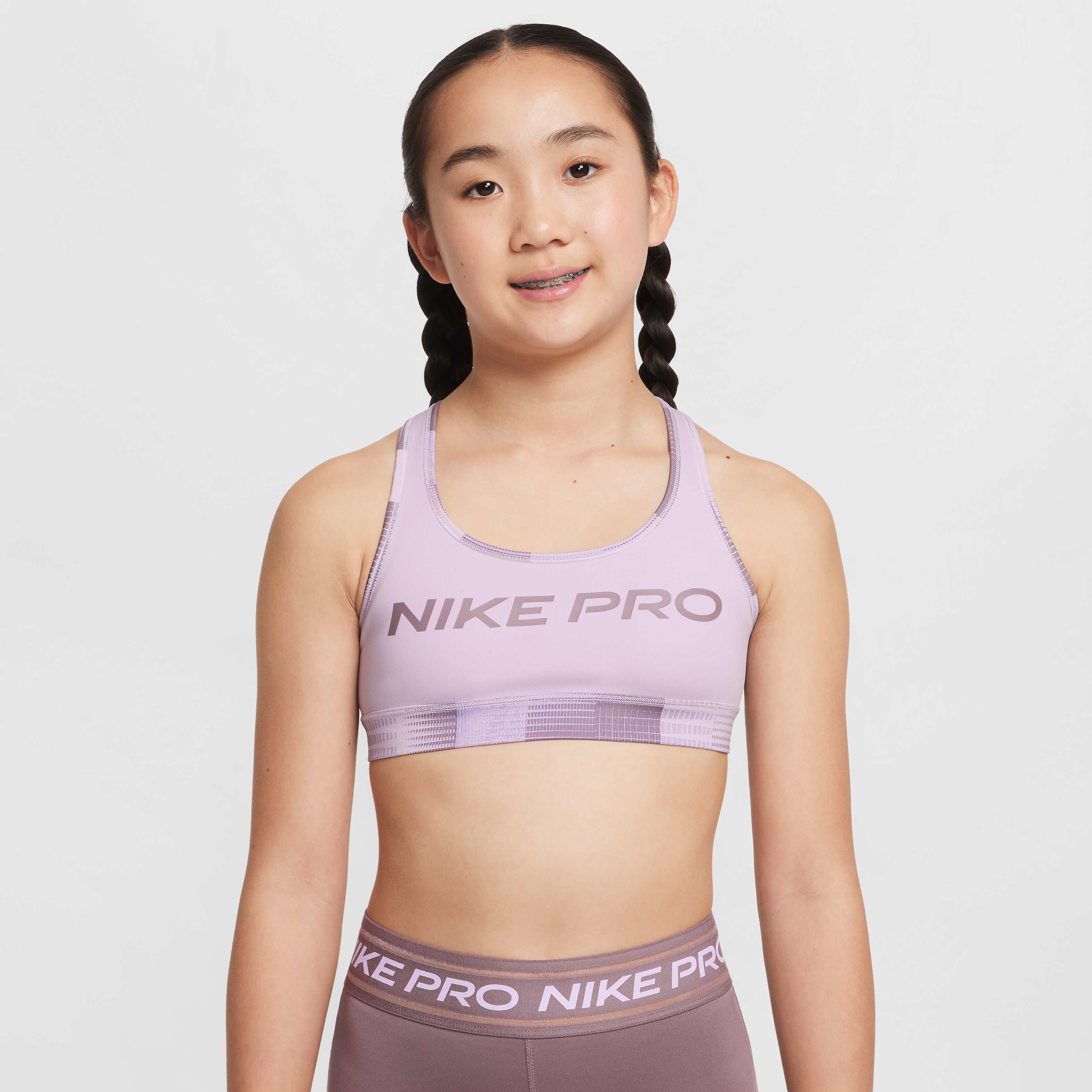 Nike Pro image number 4