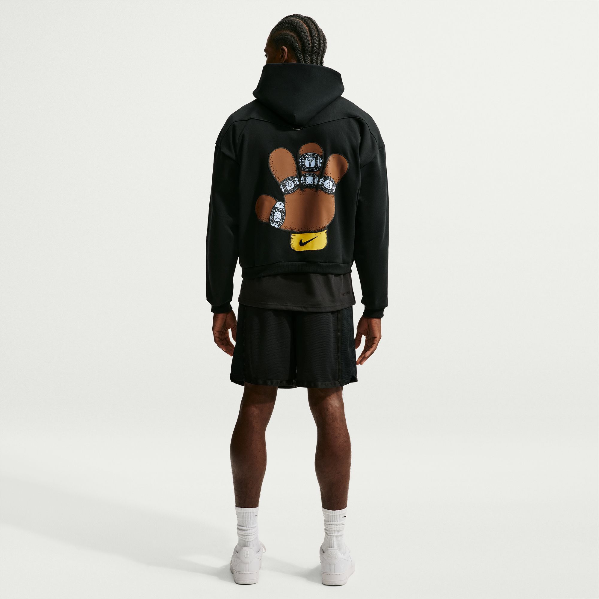 Kobe Nike Standard Issue image number 1