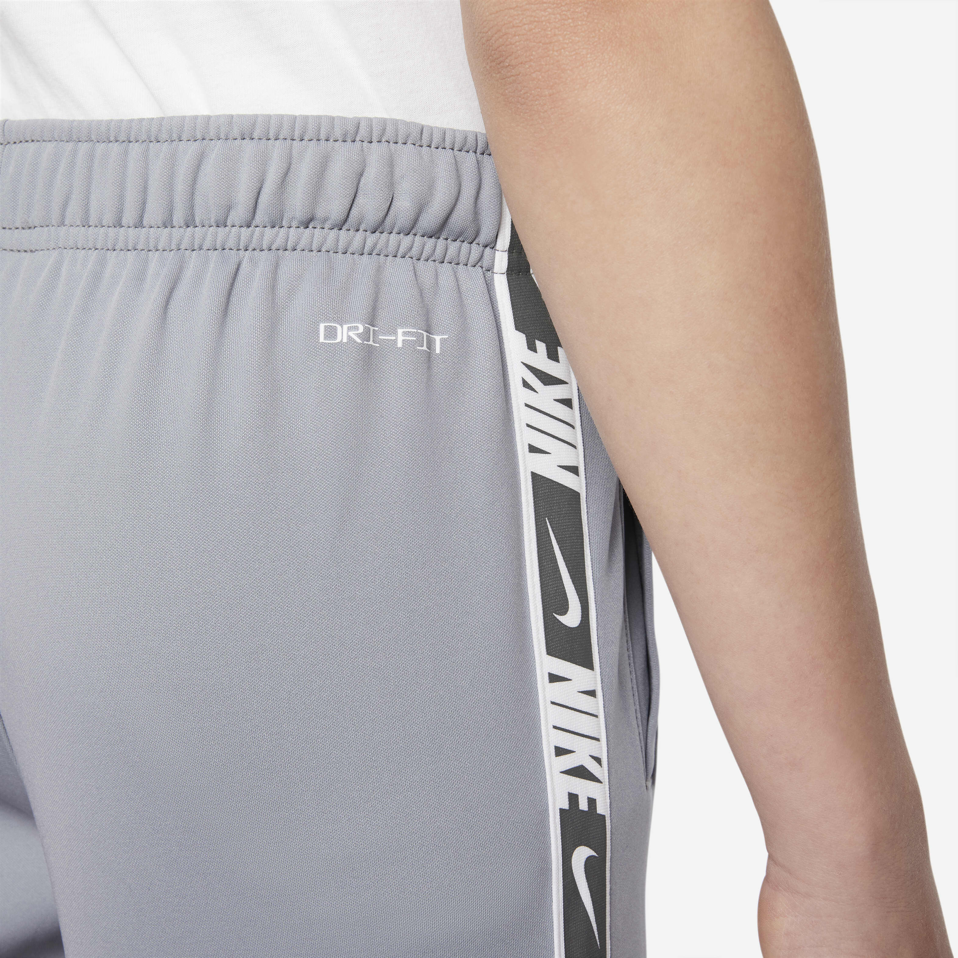 نايكي سبورتسوير image number 4