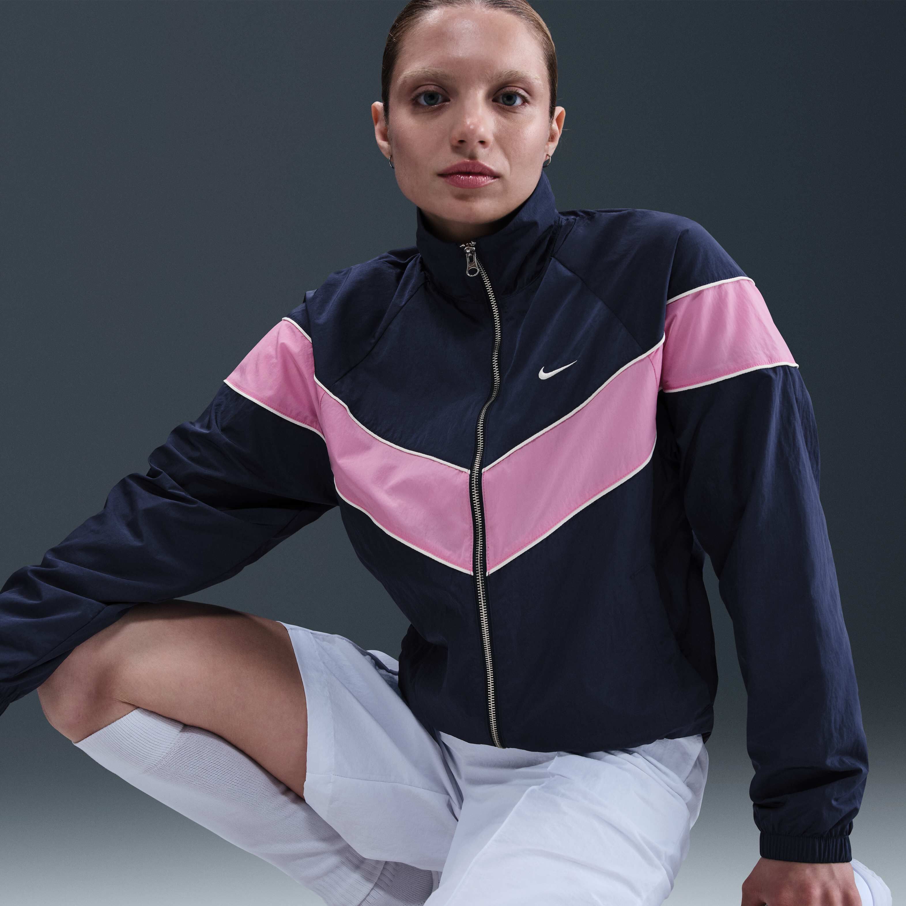Nike Windrunner image number 2