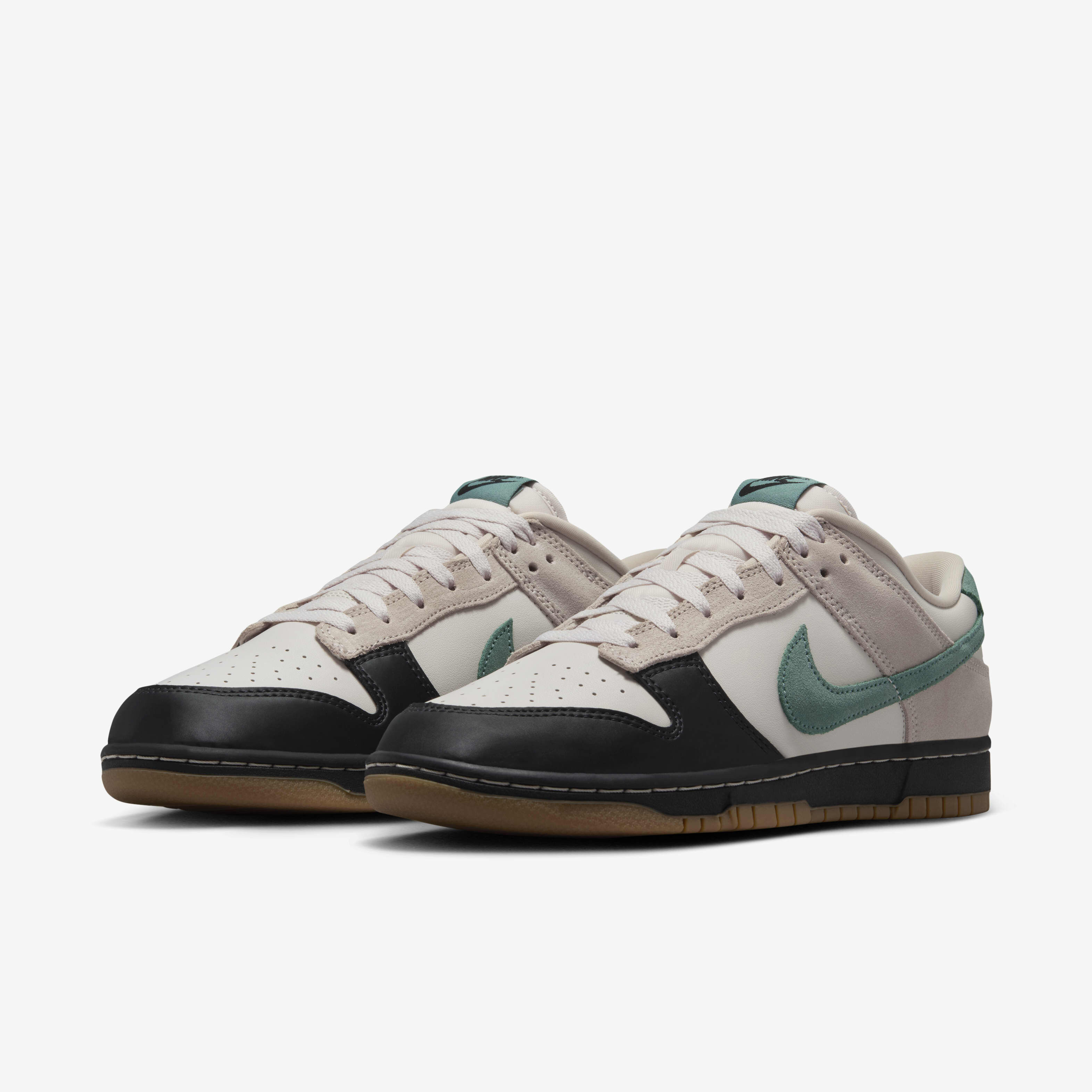Nike Dunk Low image number 4