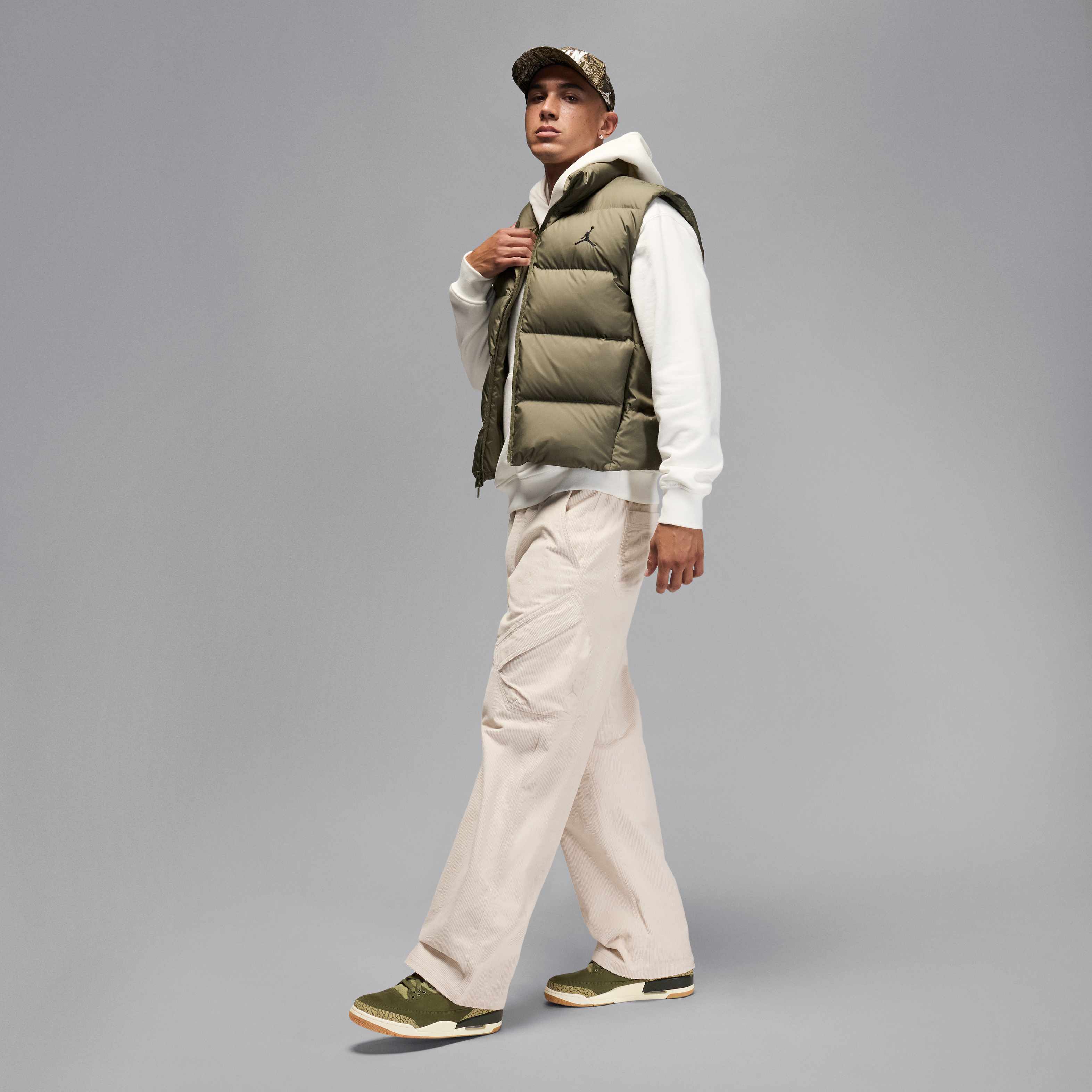 Air Jordan 3 Retro image number 10