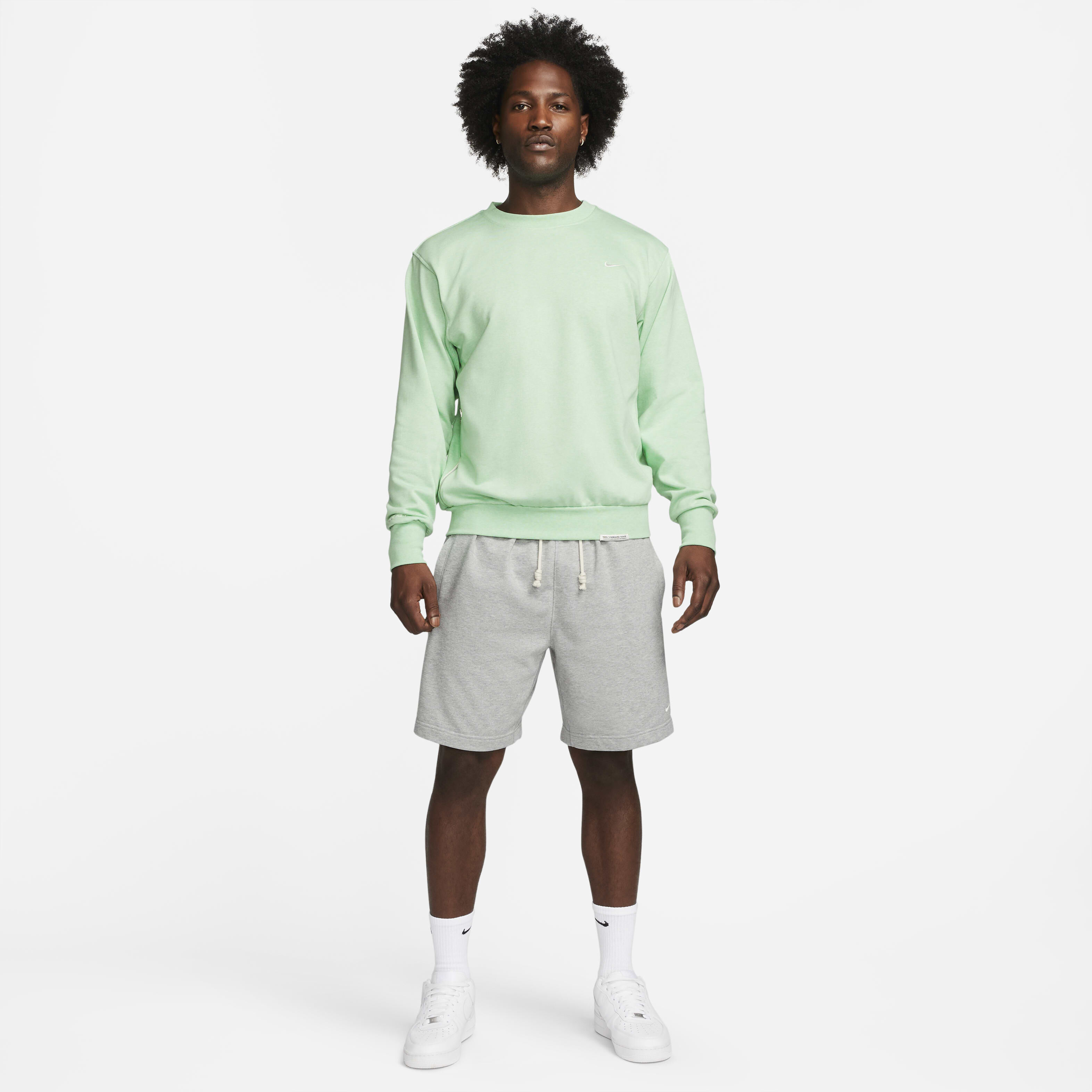 Buy Nike Standard Issue Men's Dri-FIT Crew Basketball Top - Enamel  Green/Heather/Pale Ivory | Nike Kuwait Official