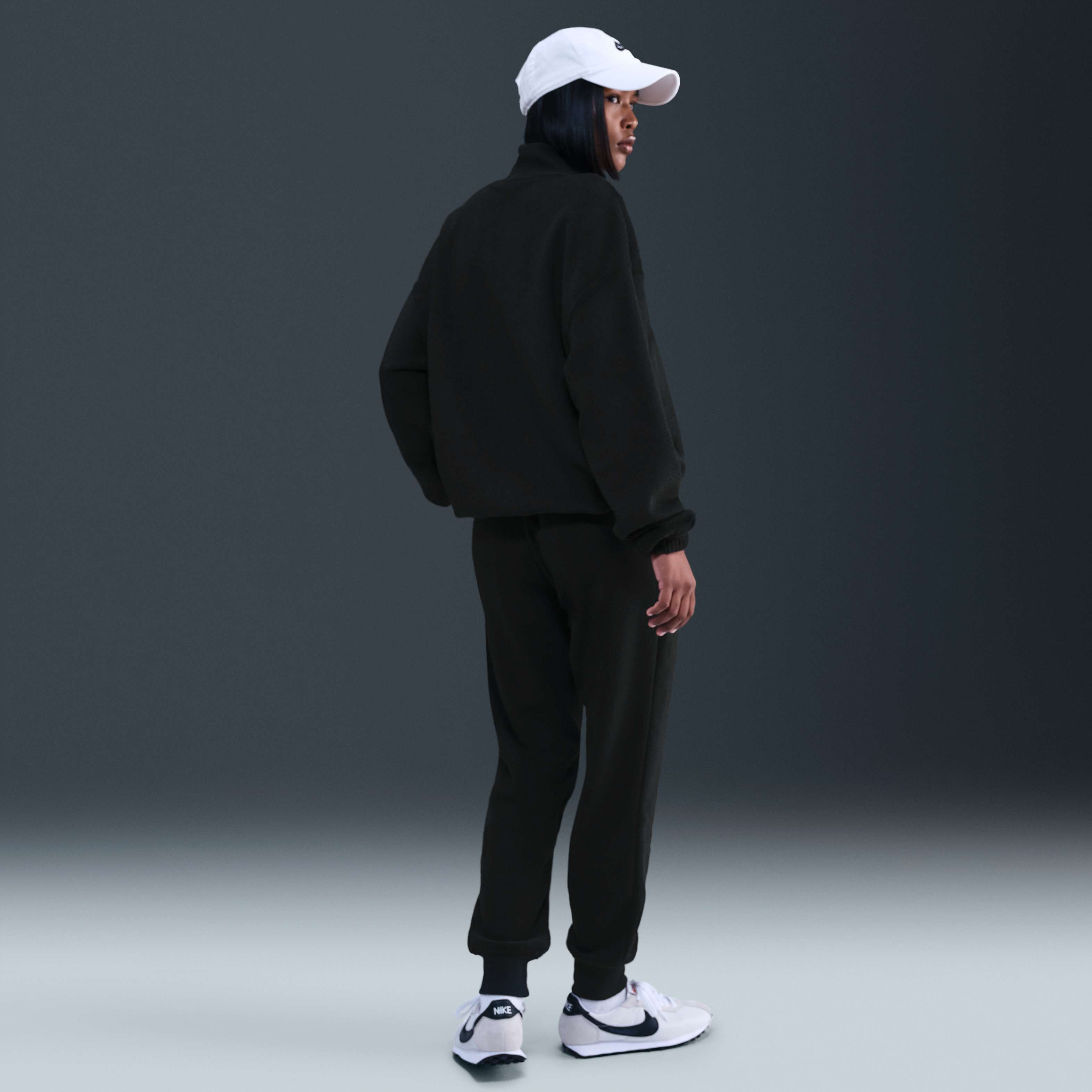 Nike Sportswear Phoenix Plush image number 4