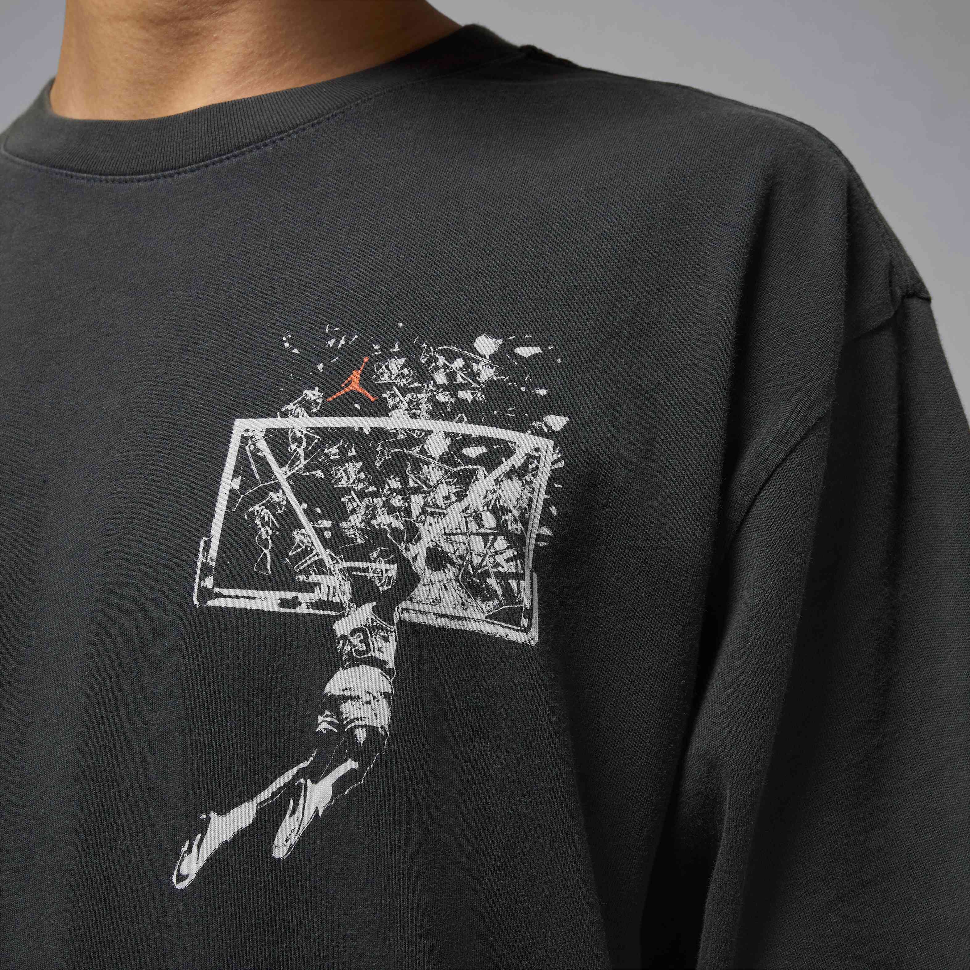 ★Nike★ Jordan Brooklyn Oversized Graphic T-Shirt M Sale Of Buy Jordan Brooklyn Men's Oversized Graphic T-shirt - Sail