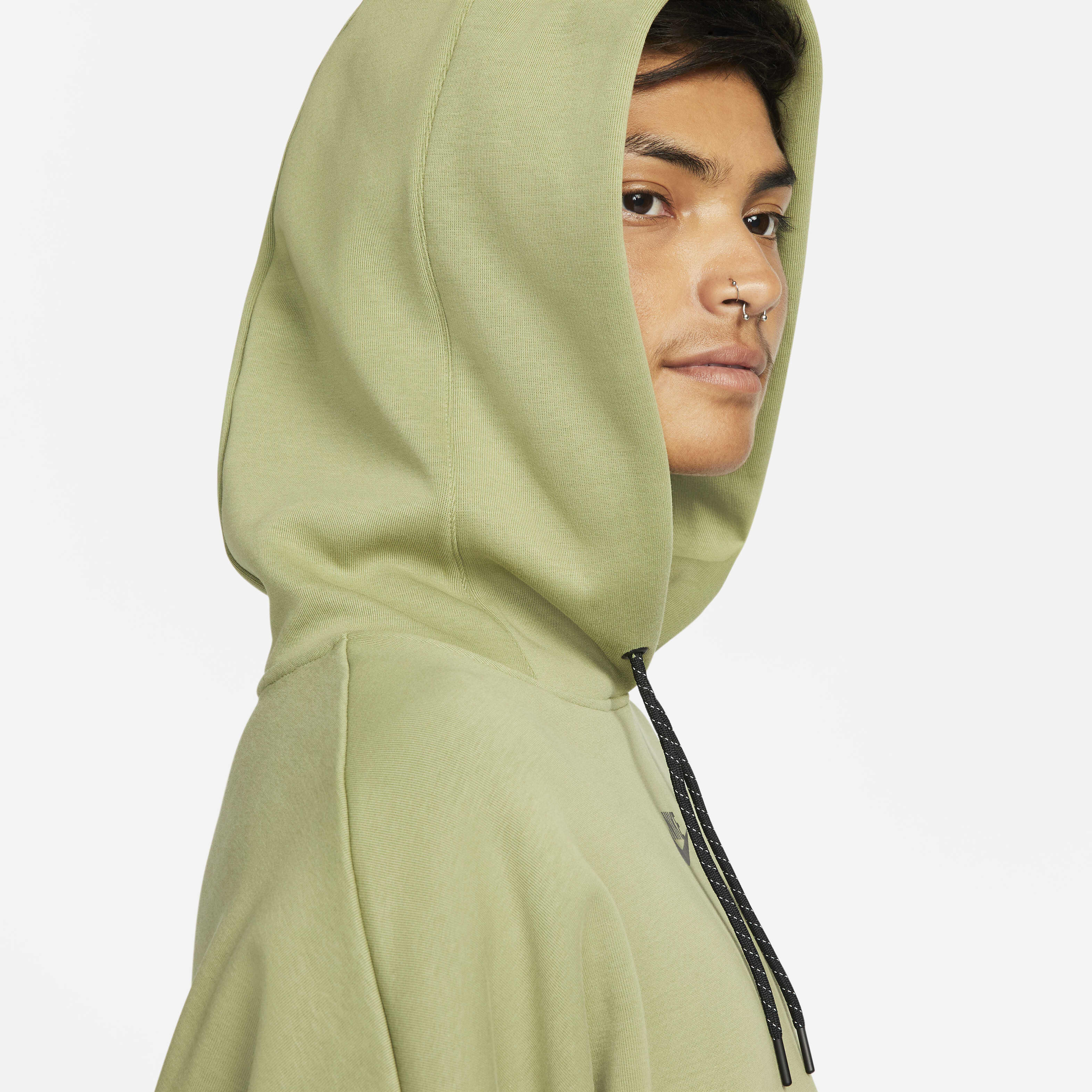 Nike Sportswear Tech Fleece image number 2