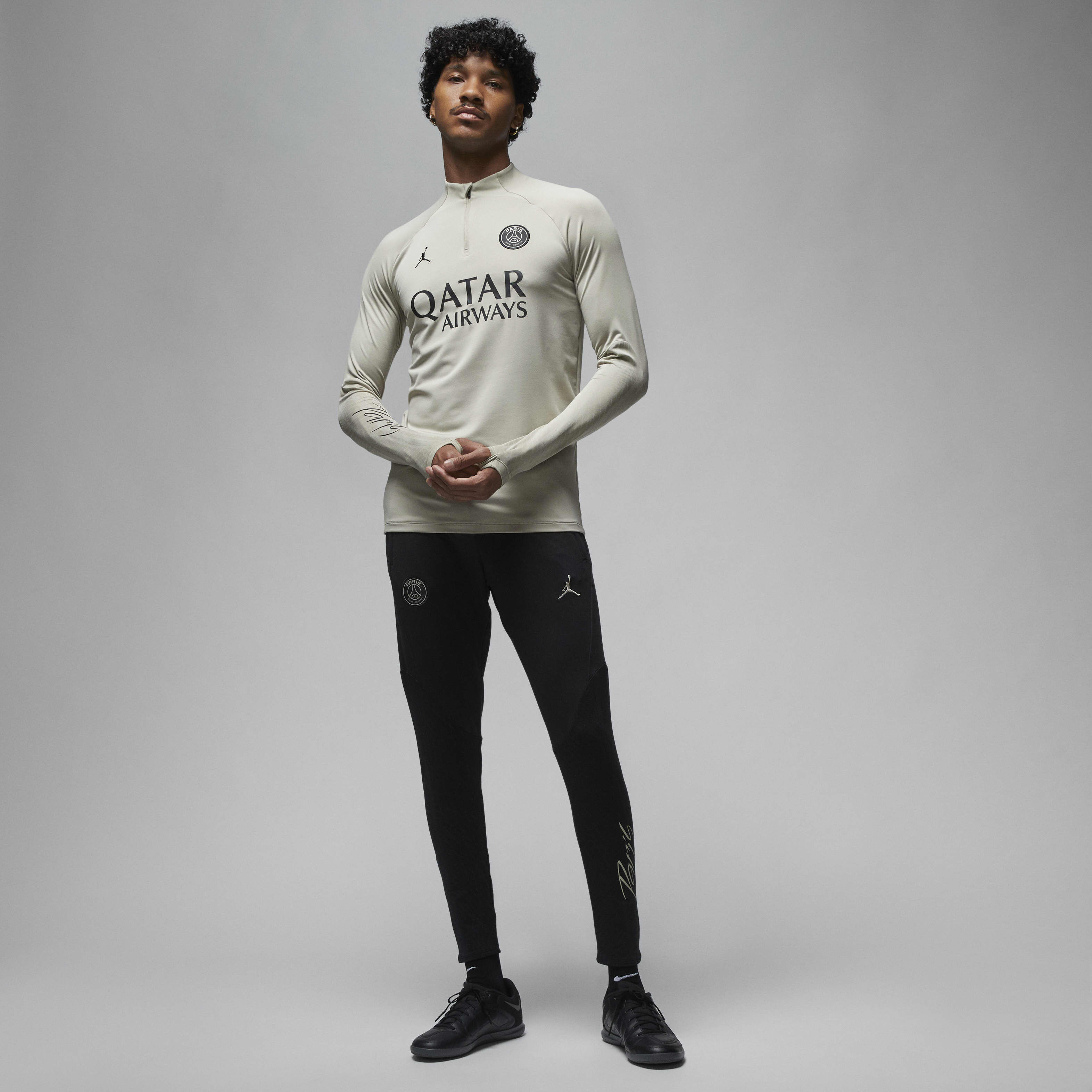 Paris Saint-Germain Strike image number 7