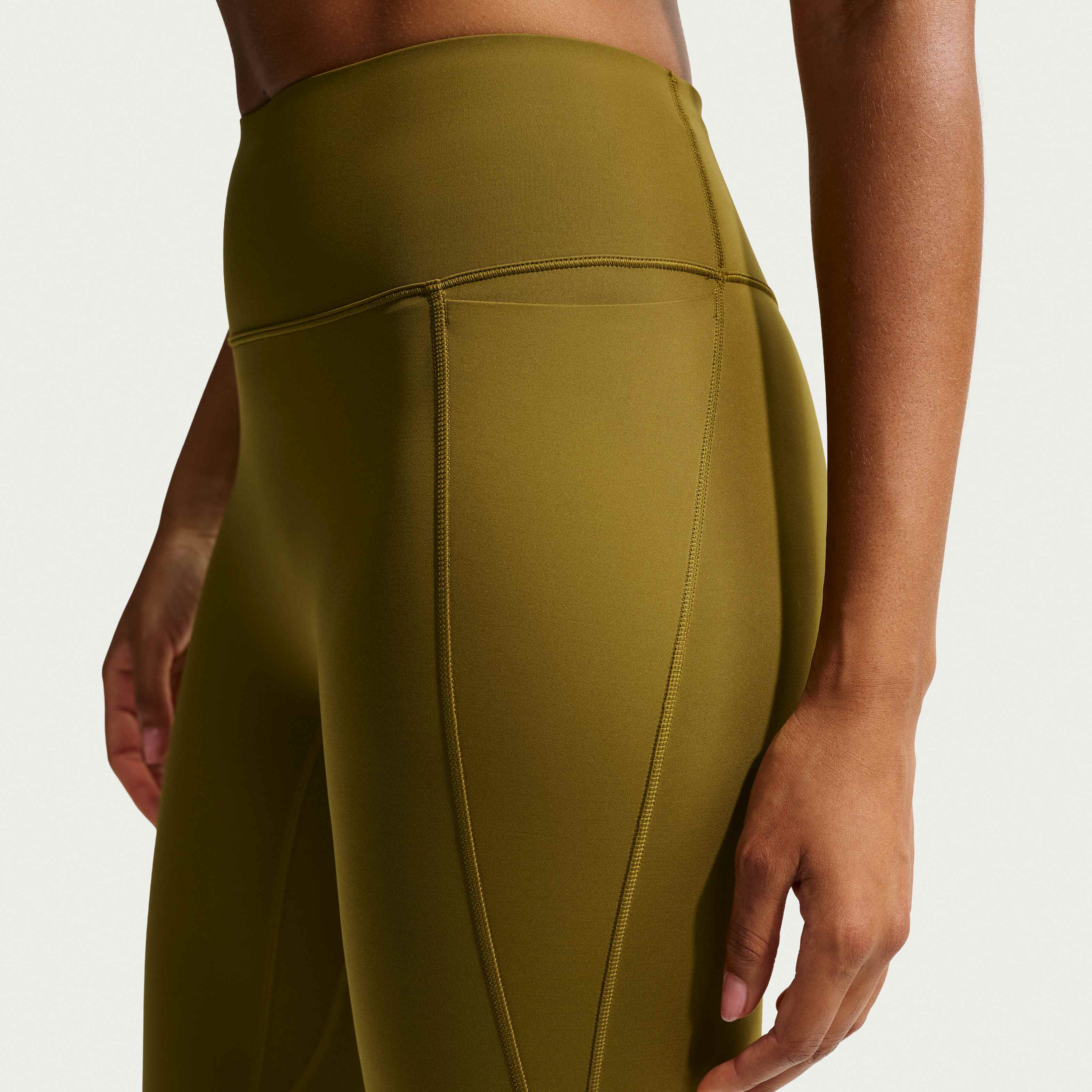 نايكي يونيفيرسا image number 6