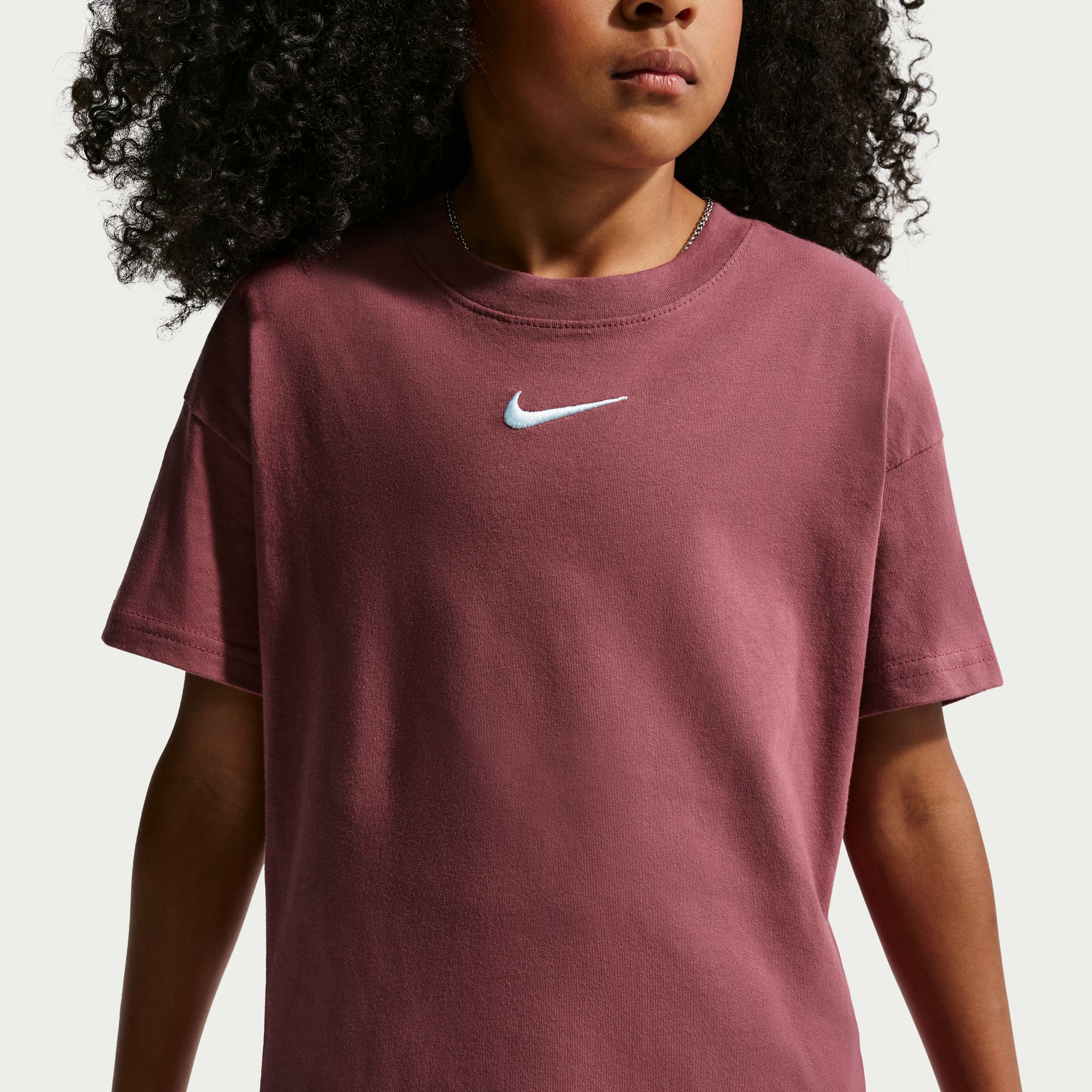 Nike Sportswear Essential image number 4