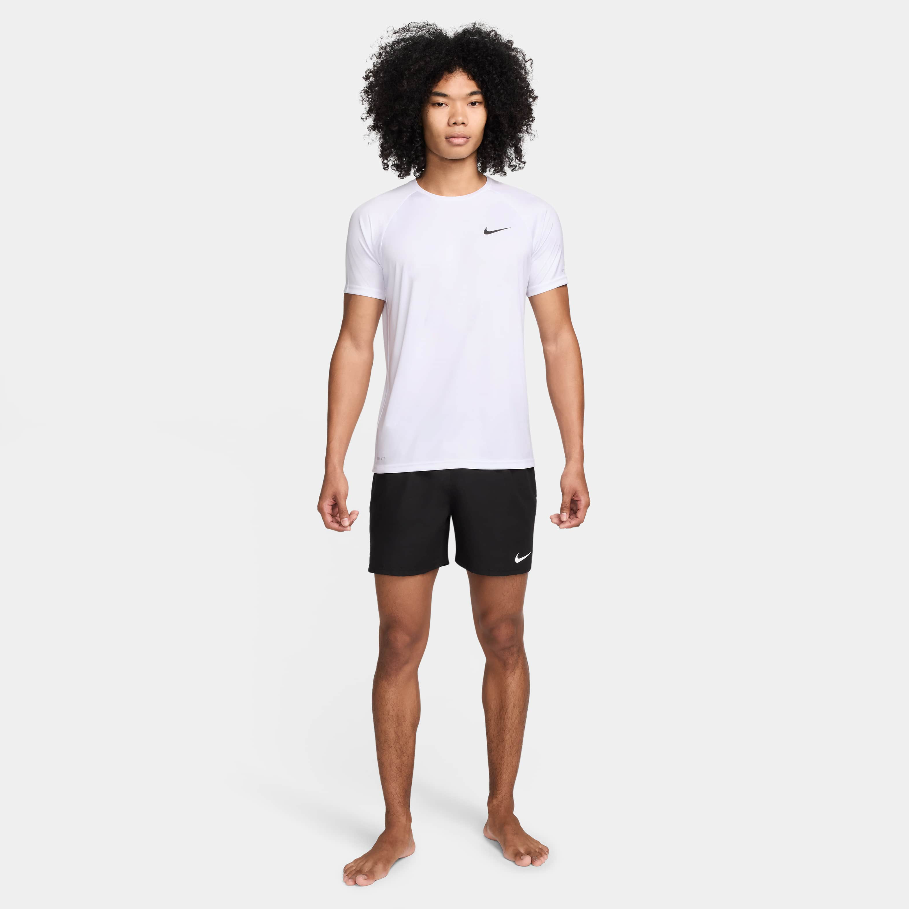 Nike Essential image number 5