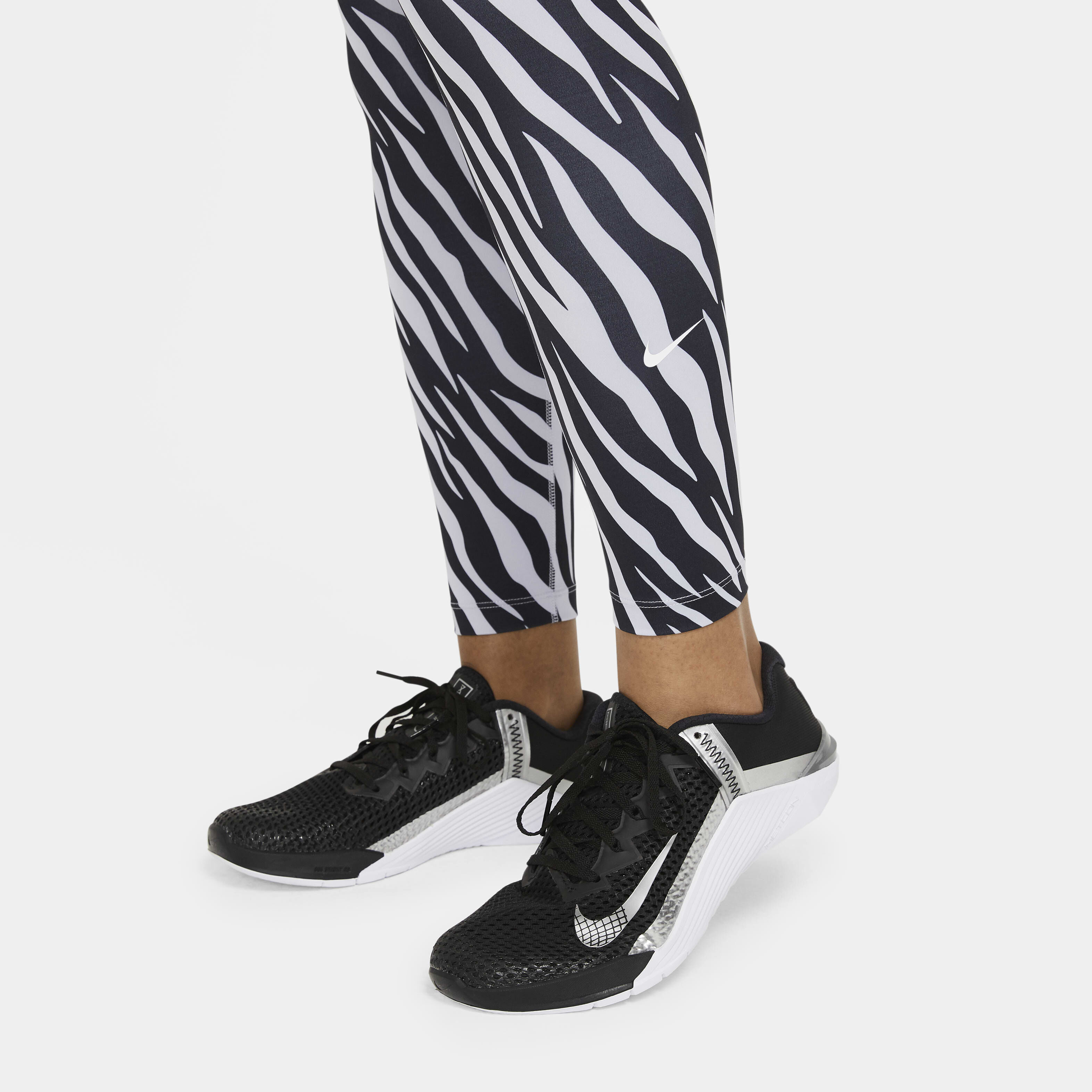 Nike One Icon Clash image number 4