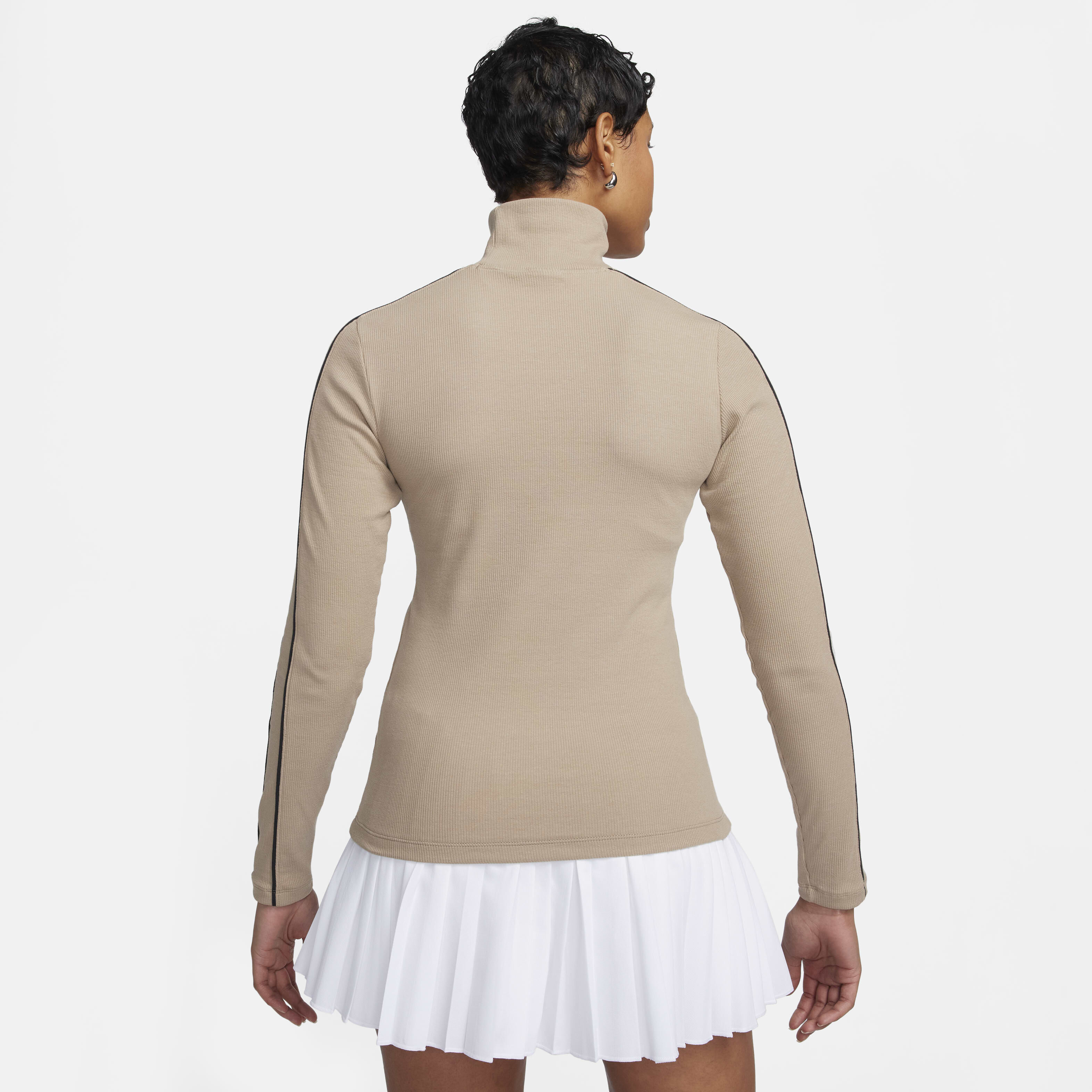 نايكي سبورتسوير image number 1