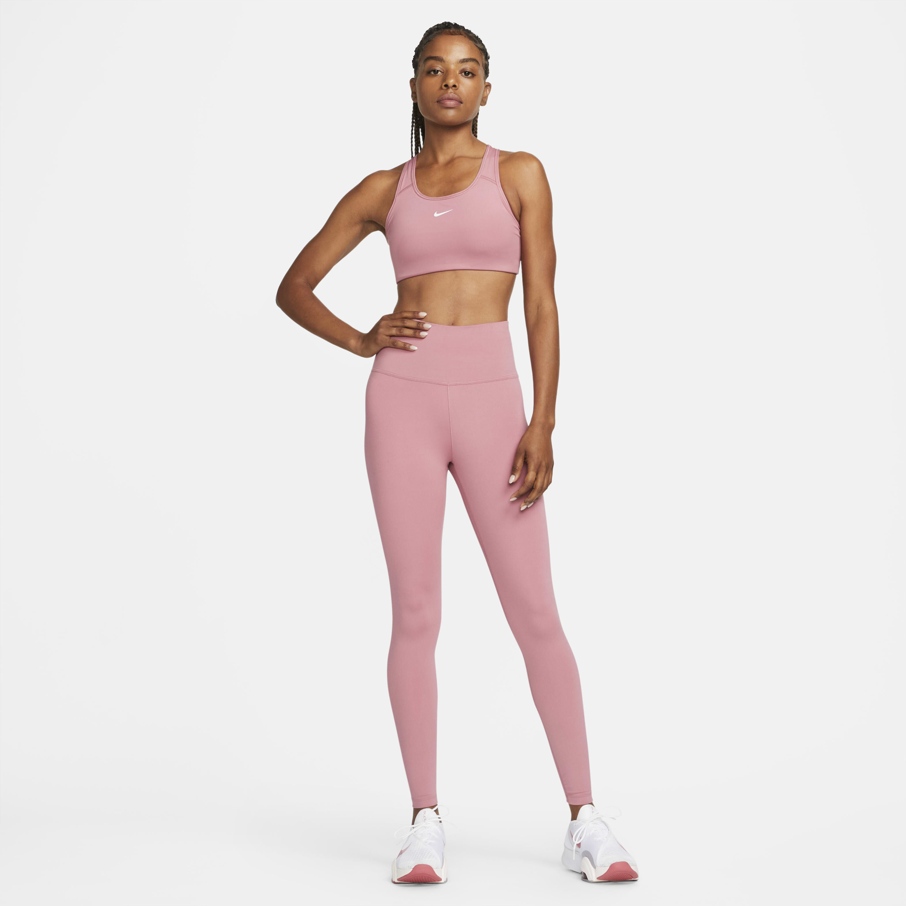 نايكي سووش image number 6