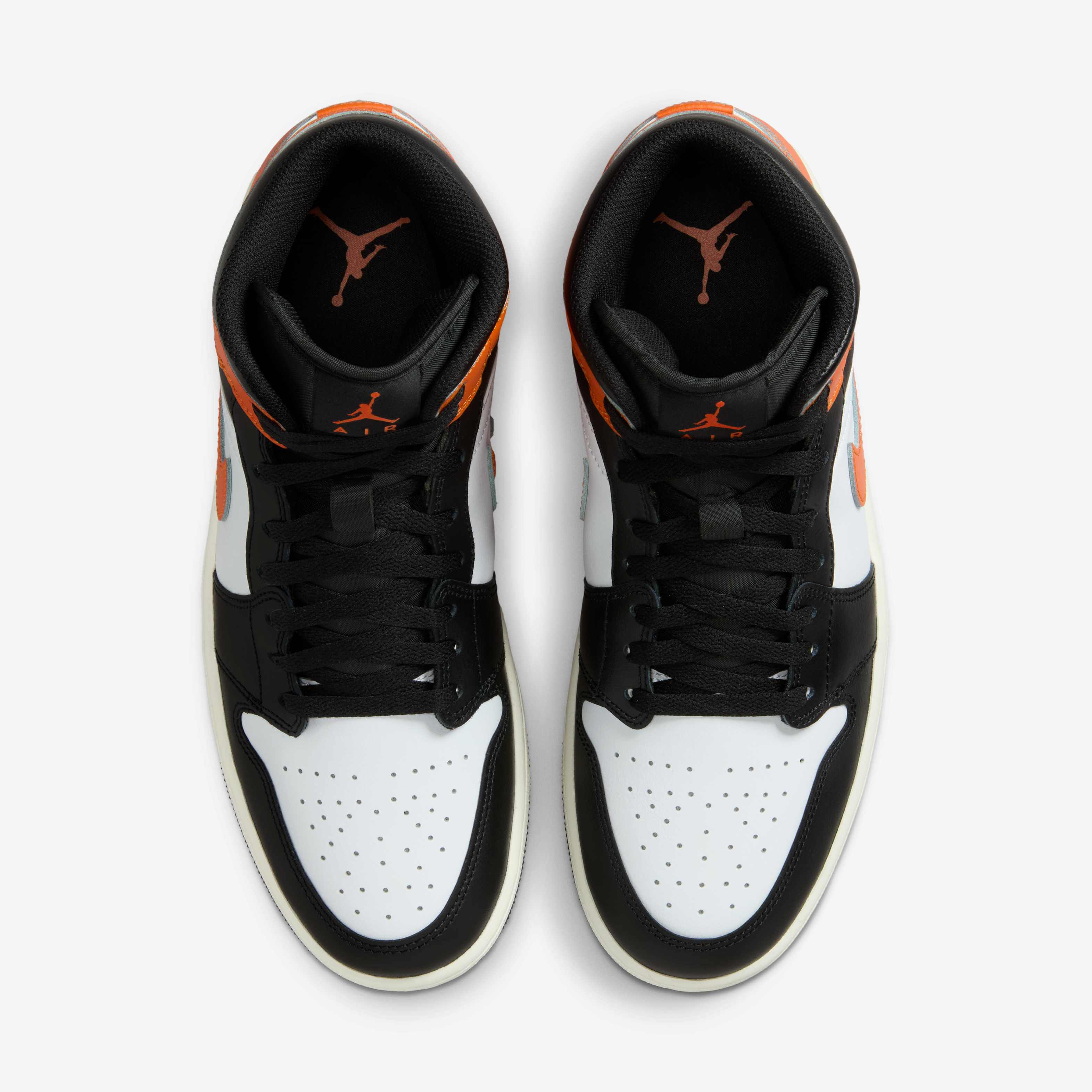 Air Jordan 1 Mid image number 3