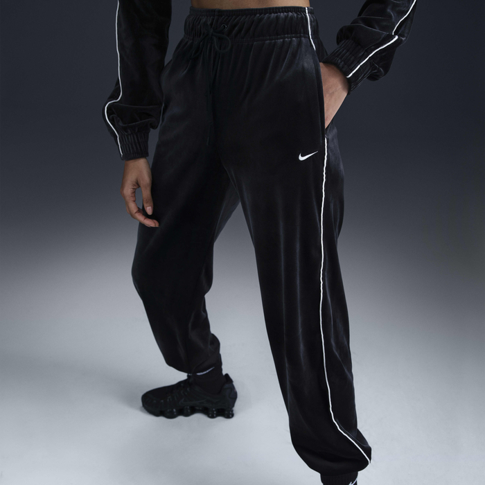 Nike Sportswear Collection image number 4 Nike Sportswear Collection image number 4
