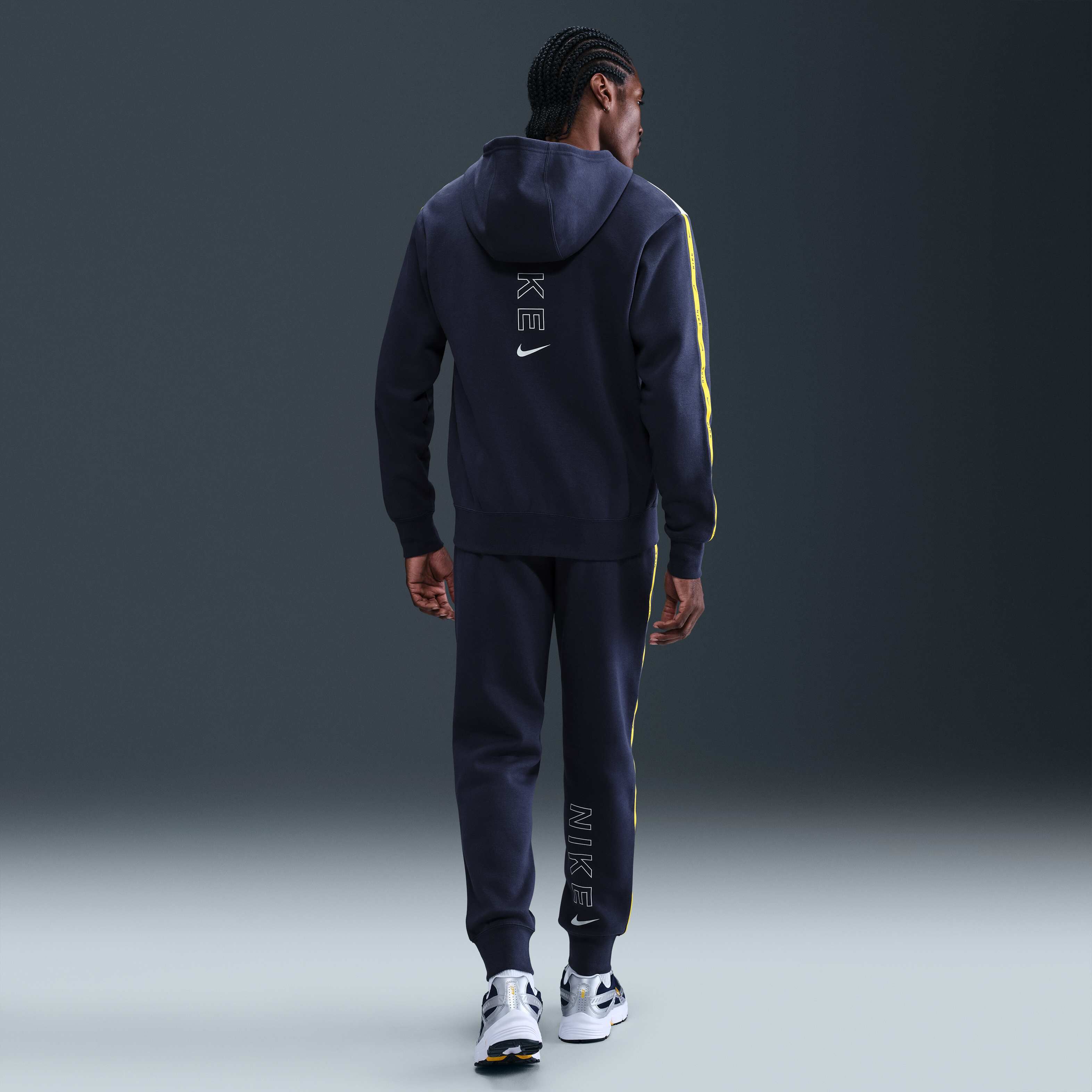 نايكي سبورتسوير سيتي سايد image number 3