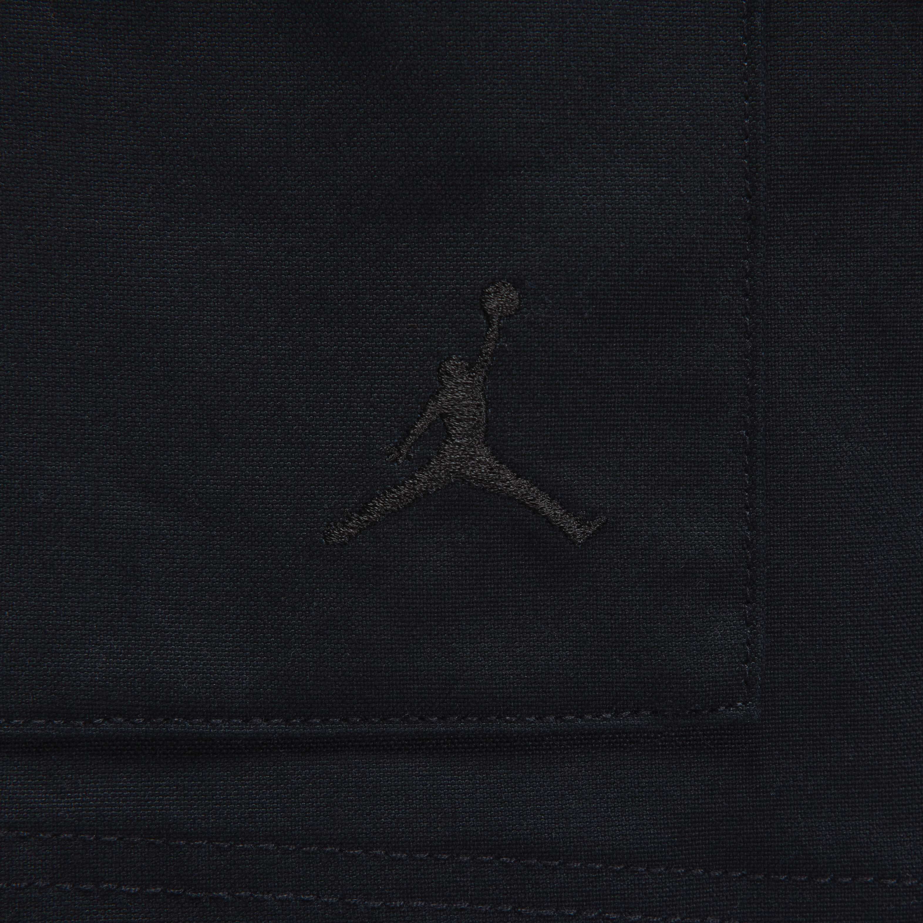 Jordan Essentials Statement Chicago image number 6