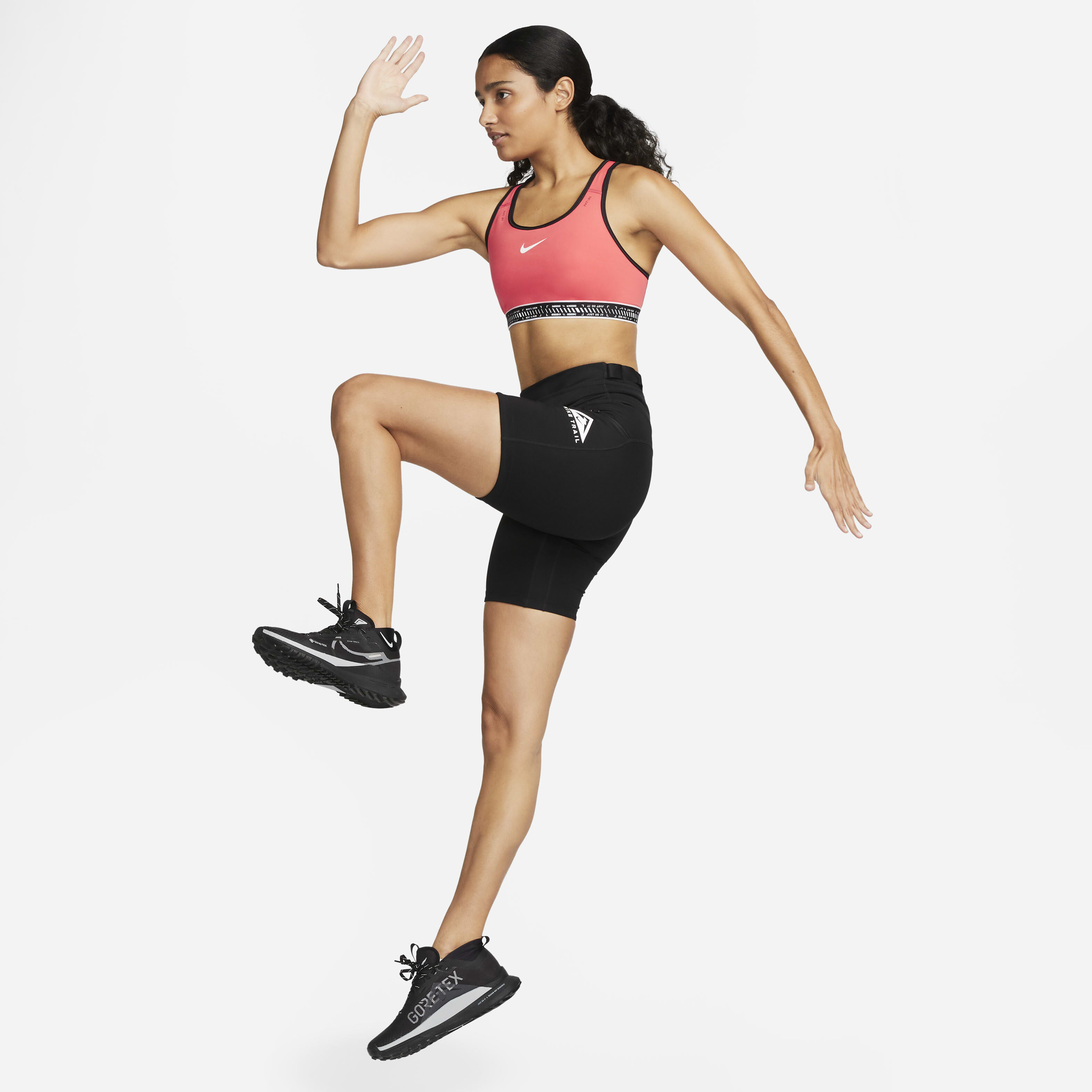 Nike Swoosh On The Run image number 7