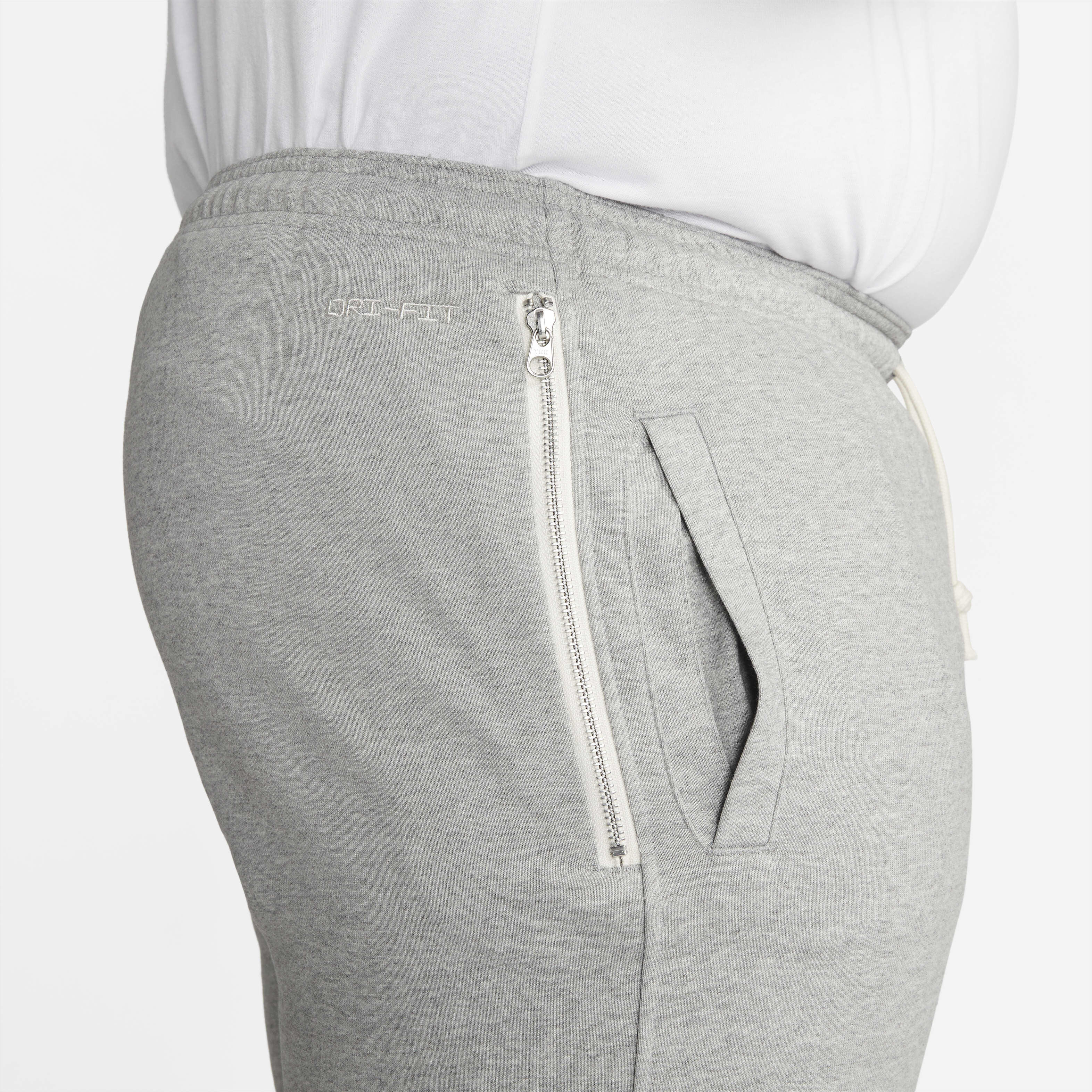 Nike Standard Issue image number 11