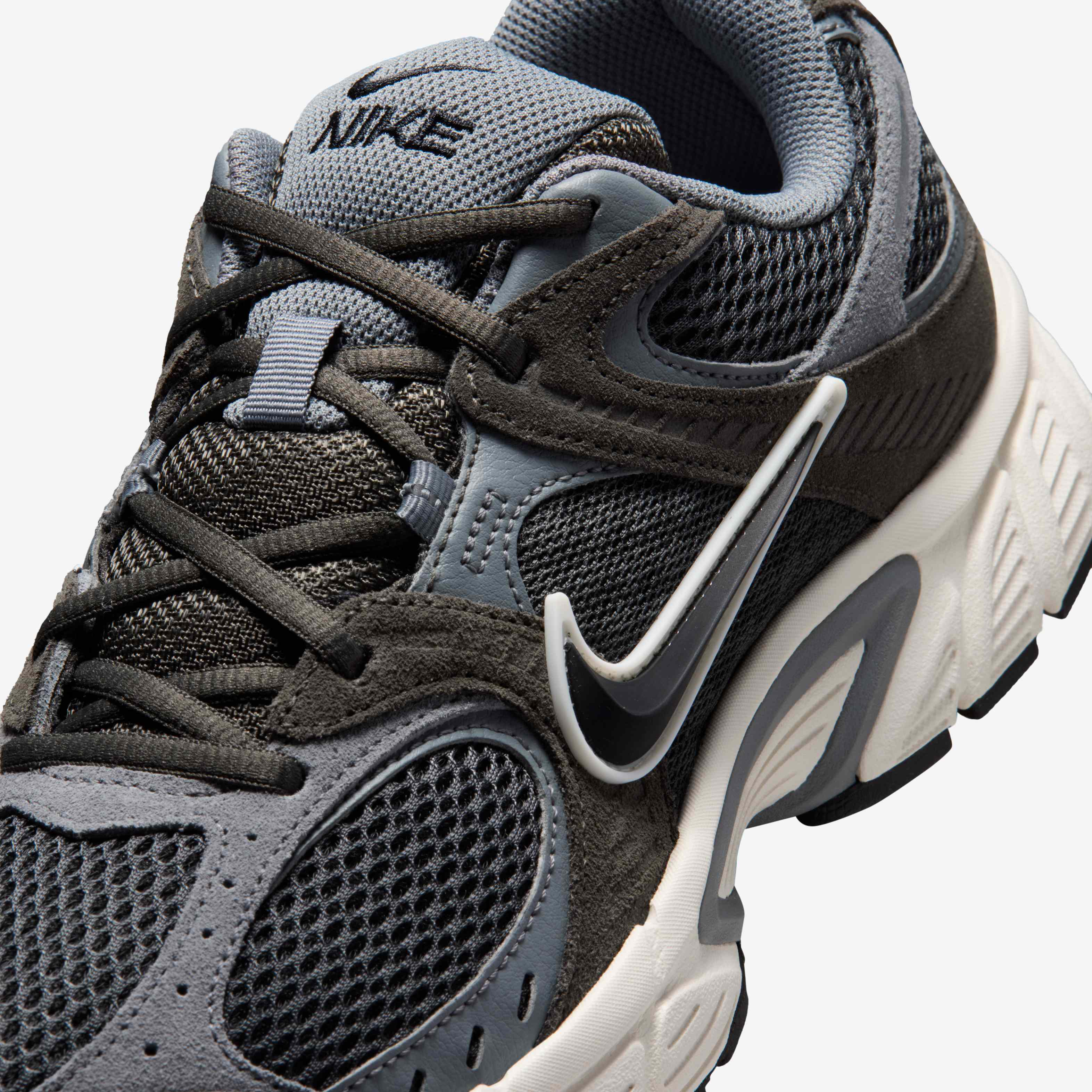 Nike V5 RNR Suede image number 6