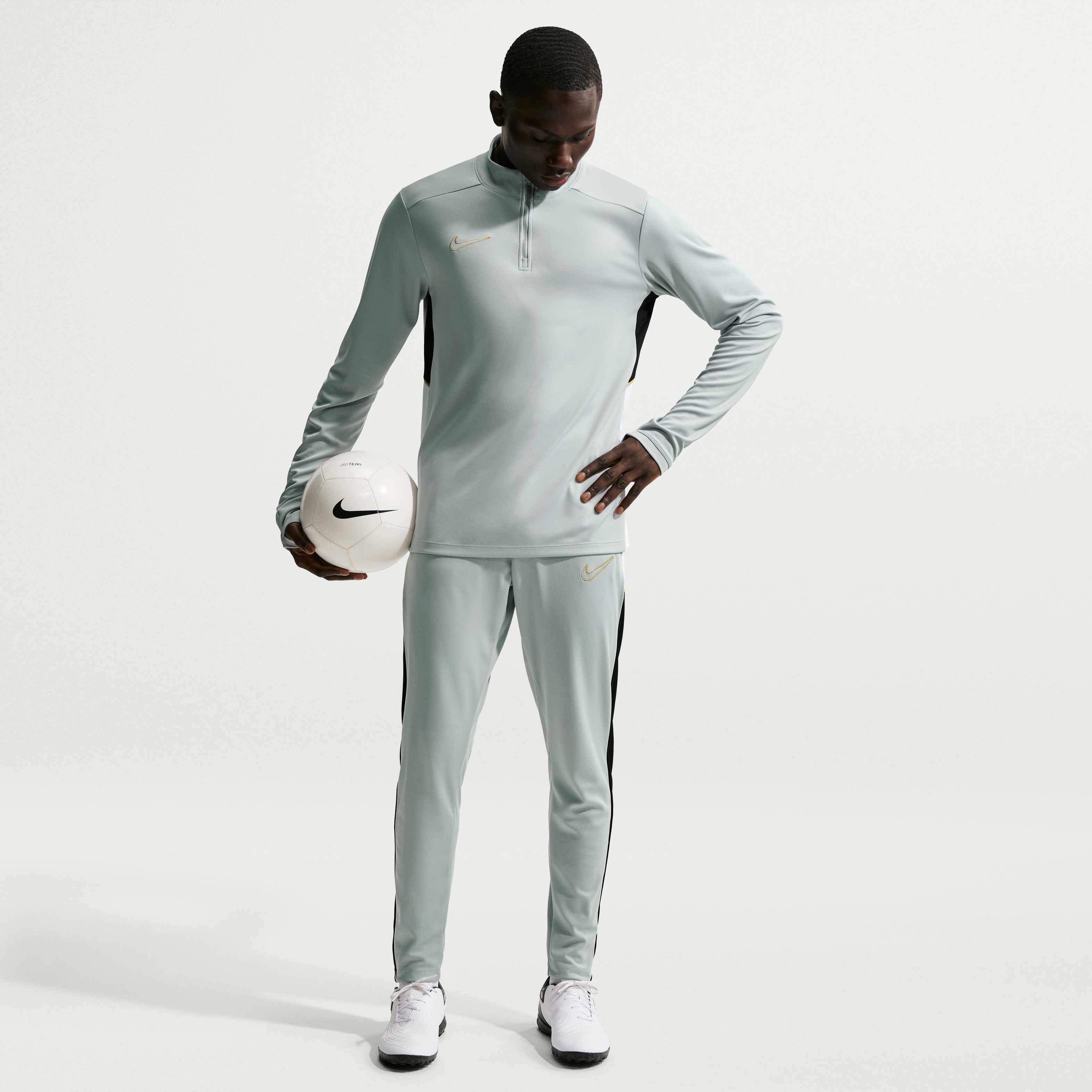 نايكي أكاديمي image number 3