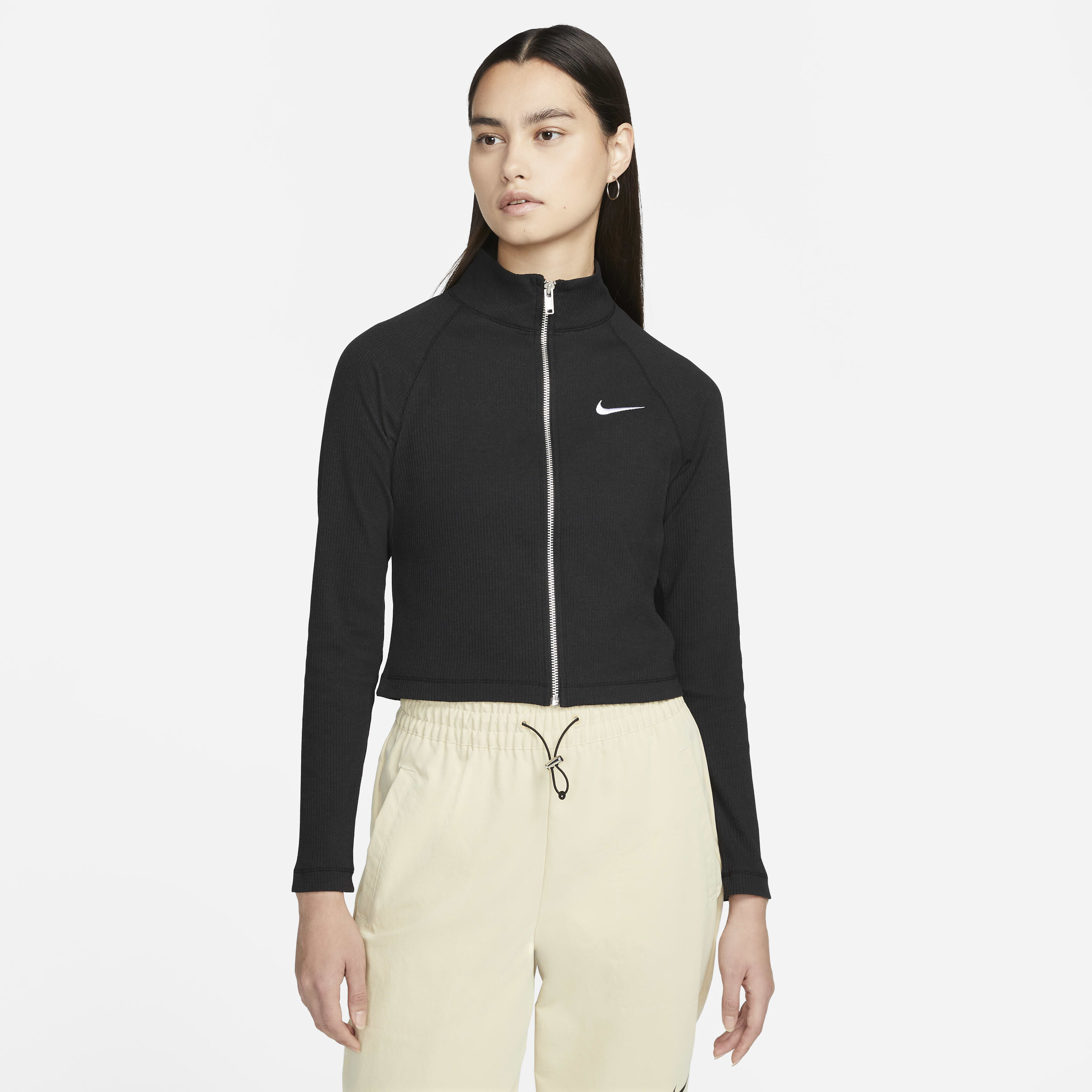 نايكي سبورتسوير تريند image number 0