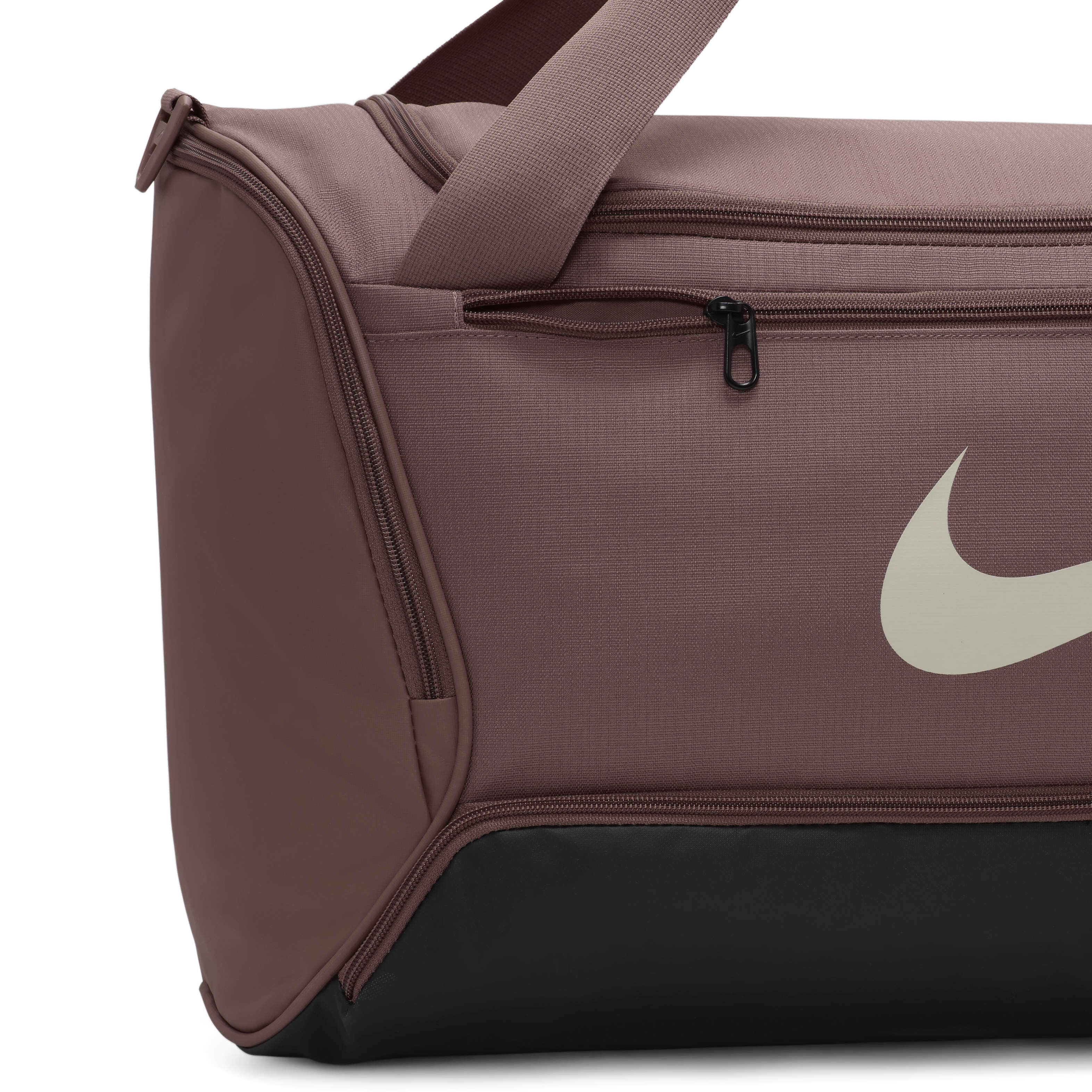 Nike brasilia 6 medium duffel bag top
