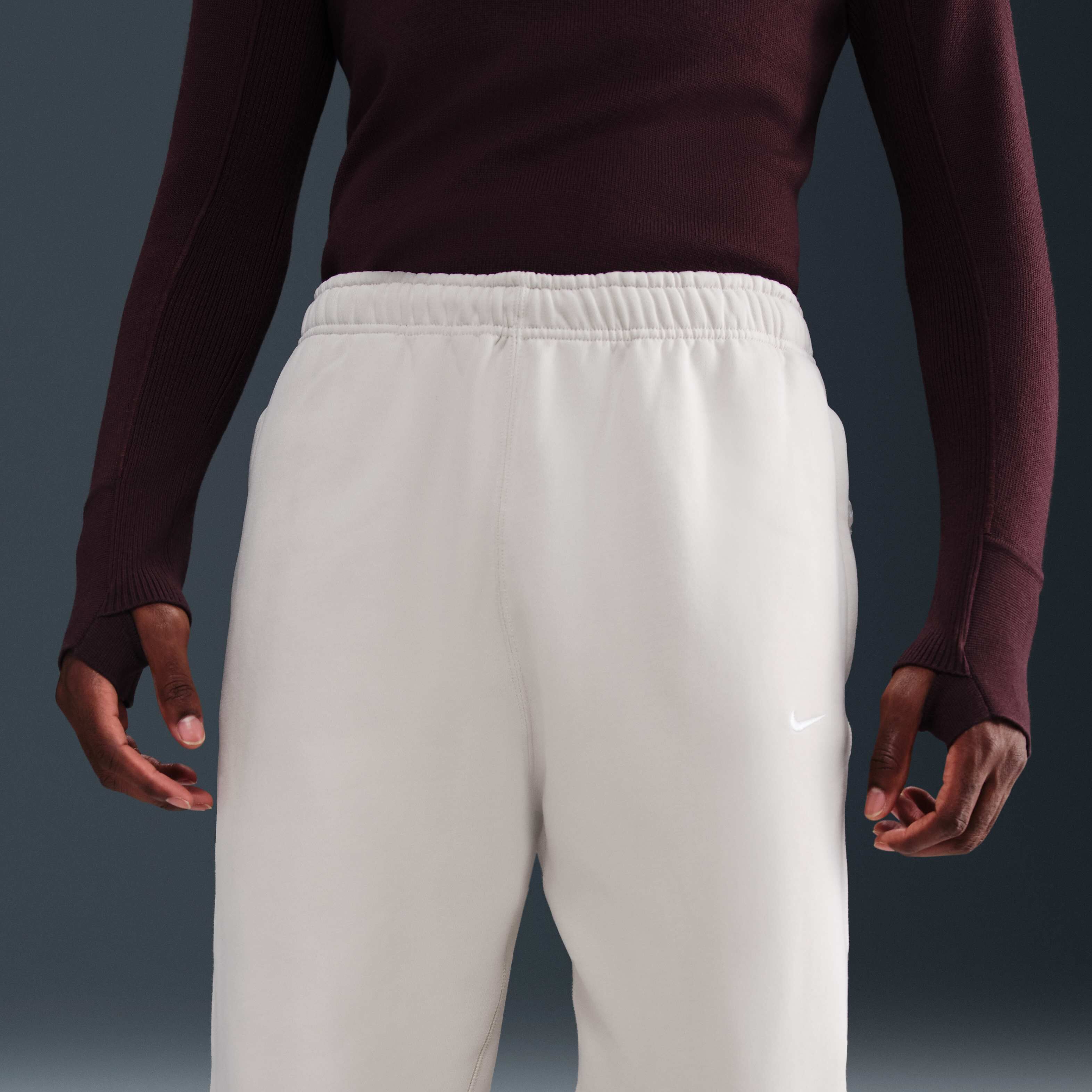 Nike Solo Swoosh image number 1