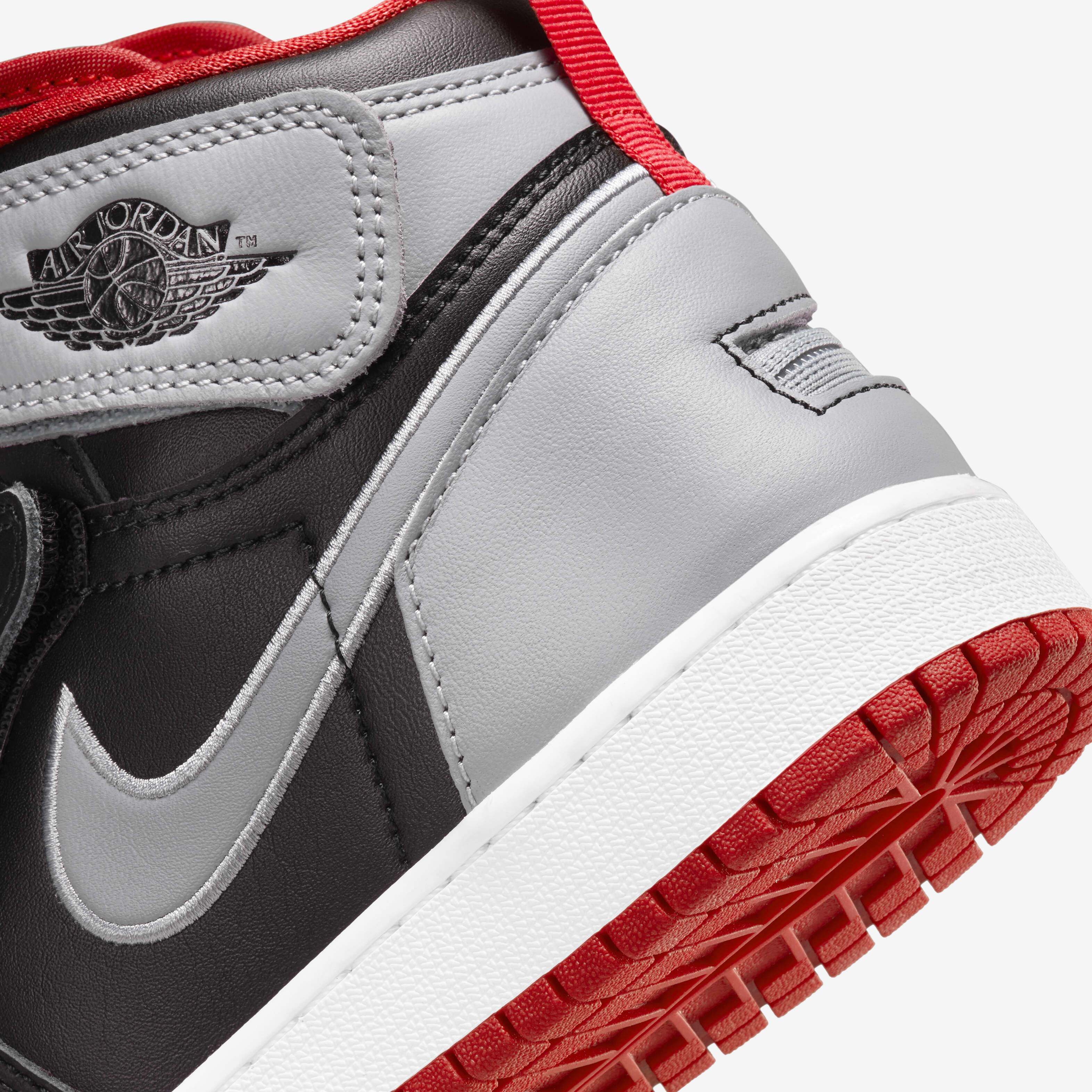 Buy Air Jordan 1 Hi FlyEase Older Kids Shoes Nike Kuwait Official