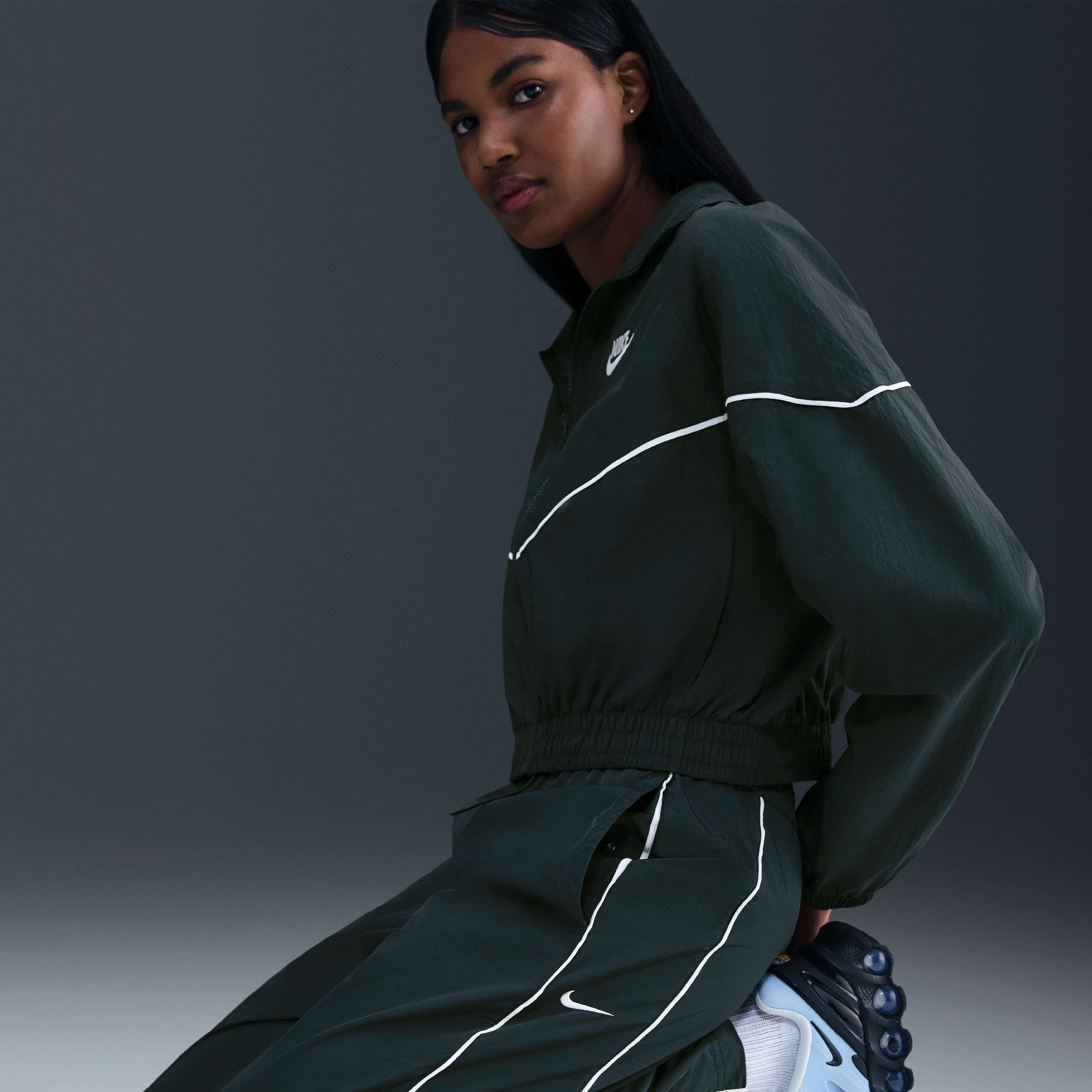 Nike Windrunner image number 4