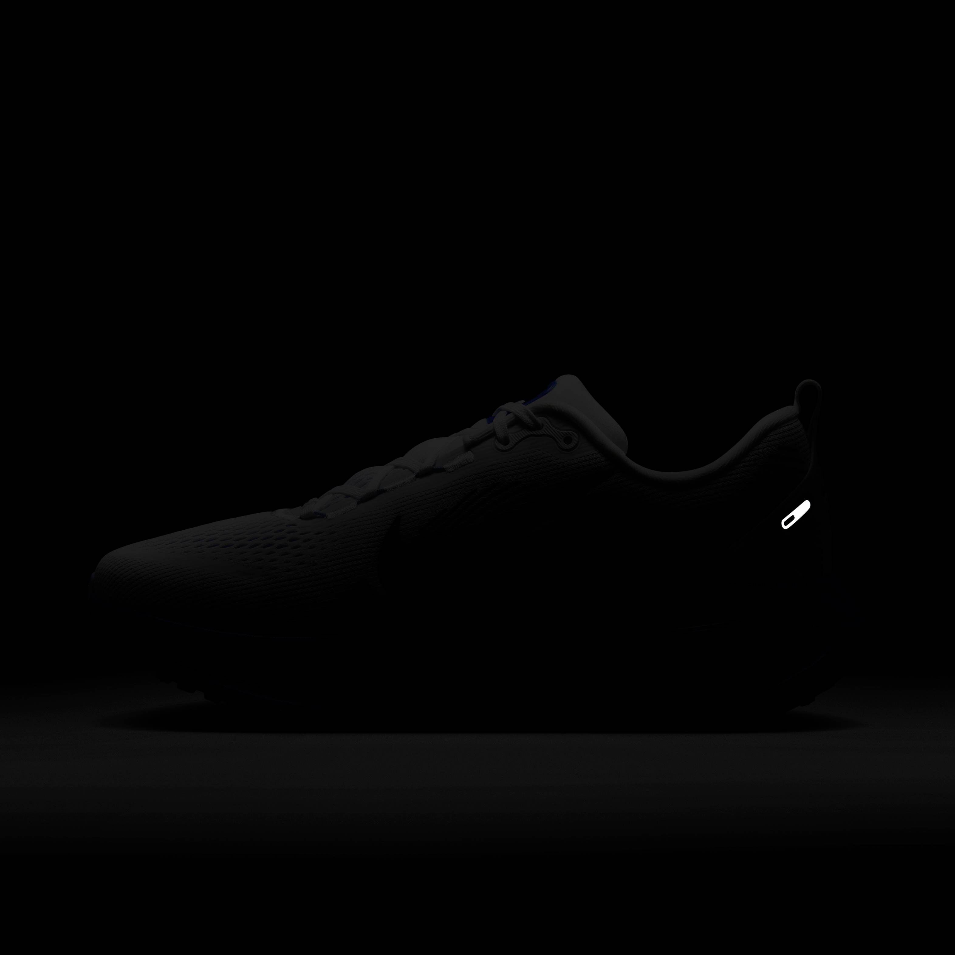 Nike Vomero 18 image number 10