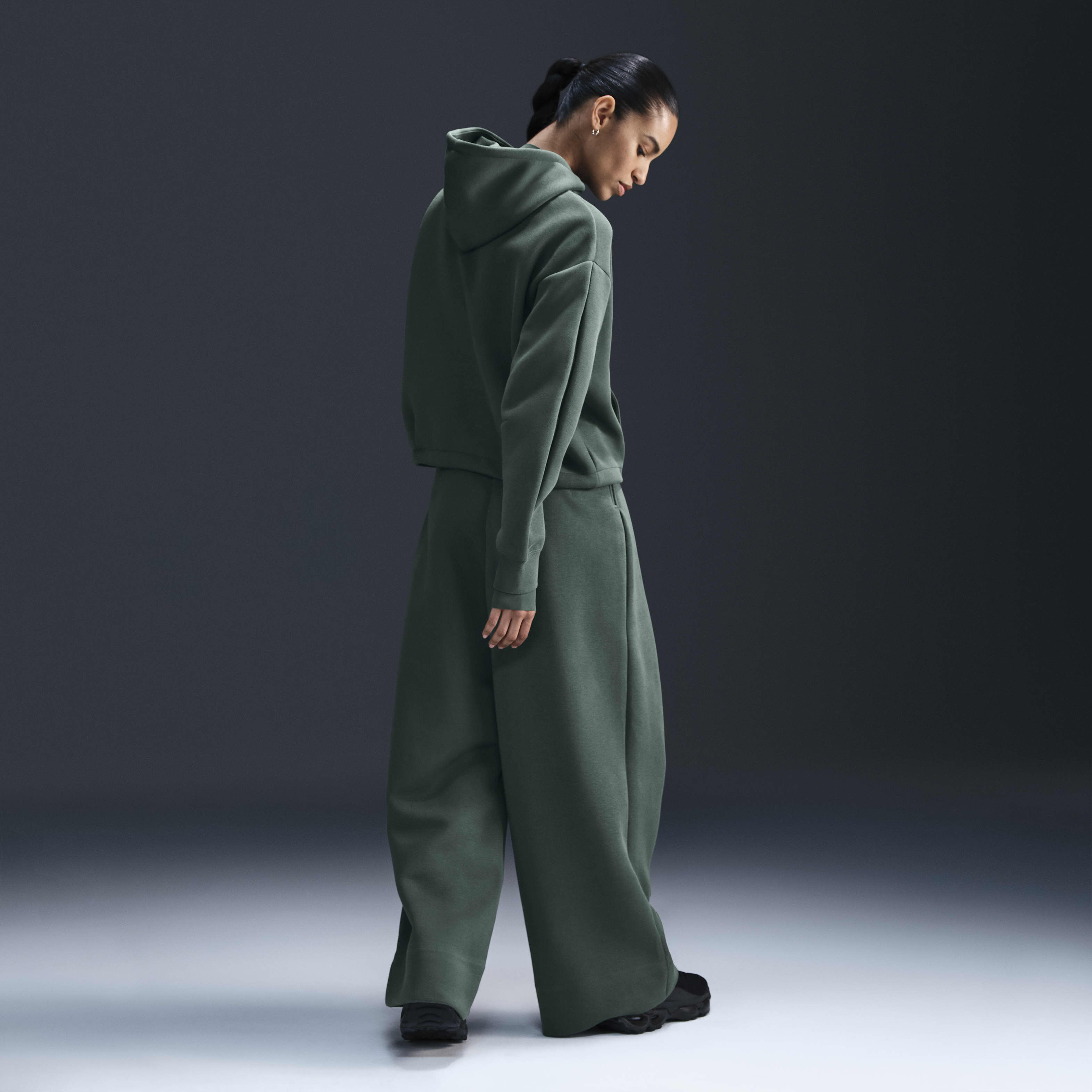 نايكي سبورتسوير تك فليس image number 4